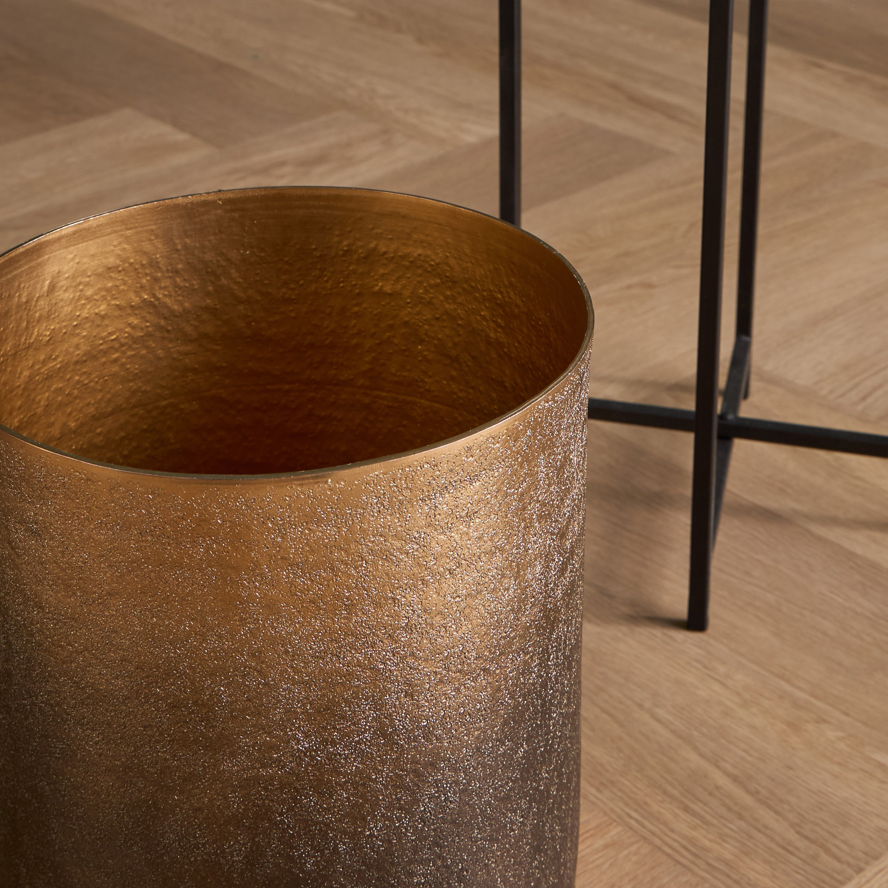 Arras Ruse Metal Planter Stand - 74 cm-household-gardenandoutdoor-potsandplanters-planters-image-3