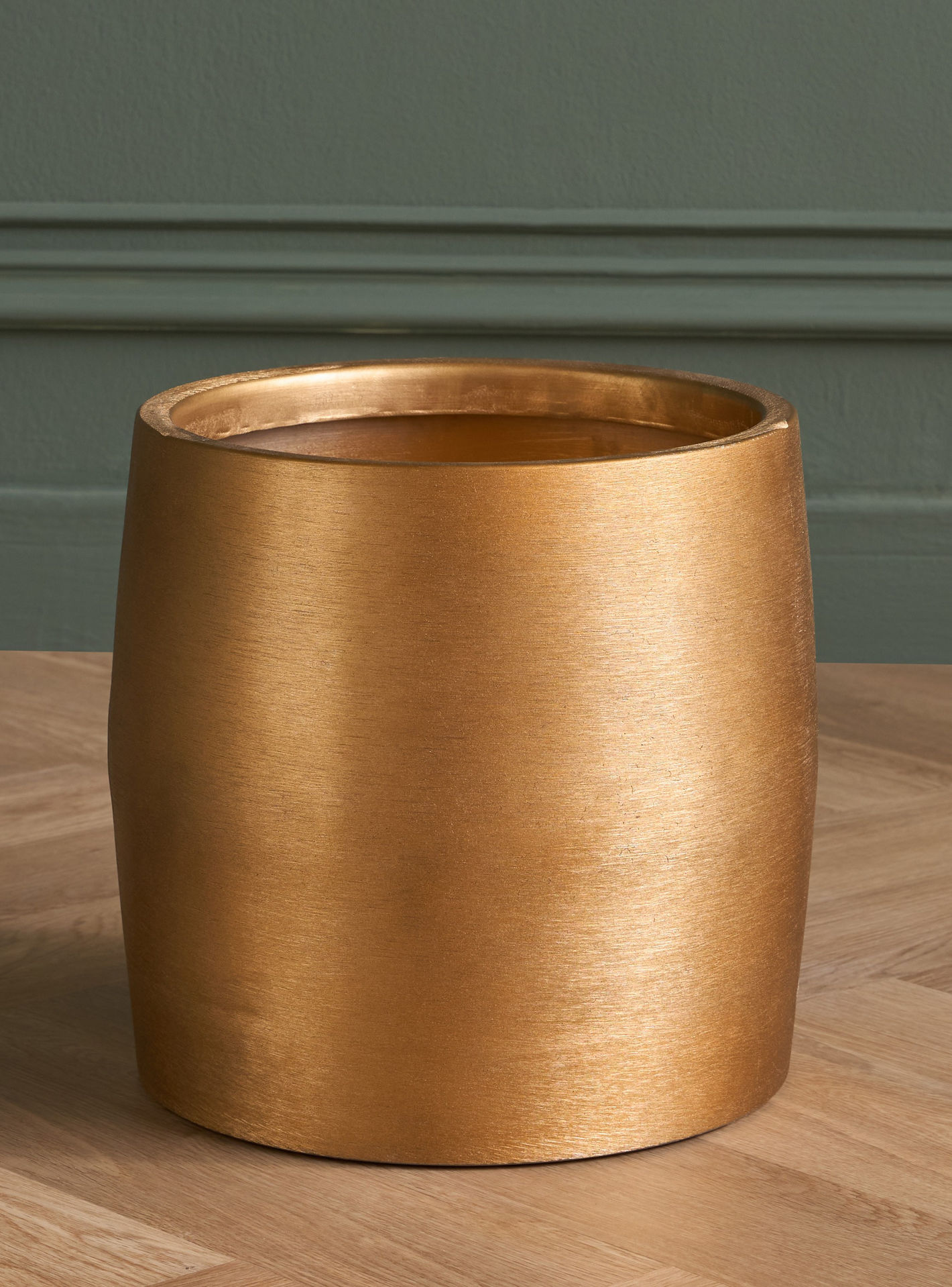 Buy Ruse Buy Solena Ruse Thick-Walled Planter - 40 cm Online | Centrepoint UAE