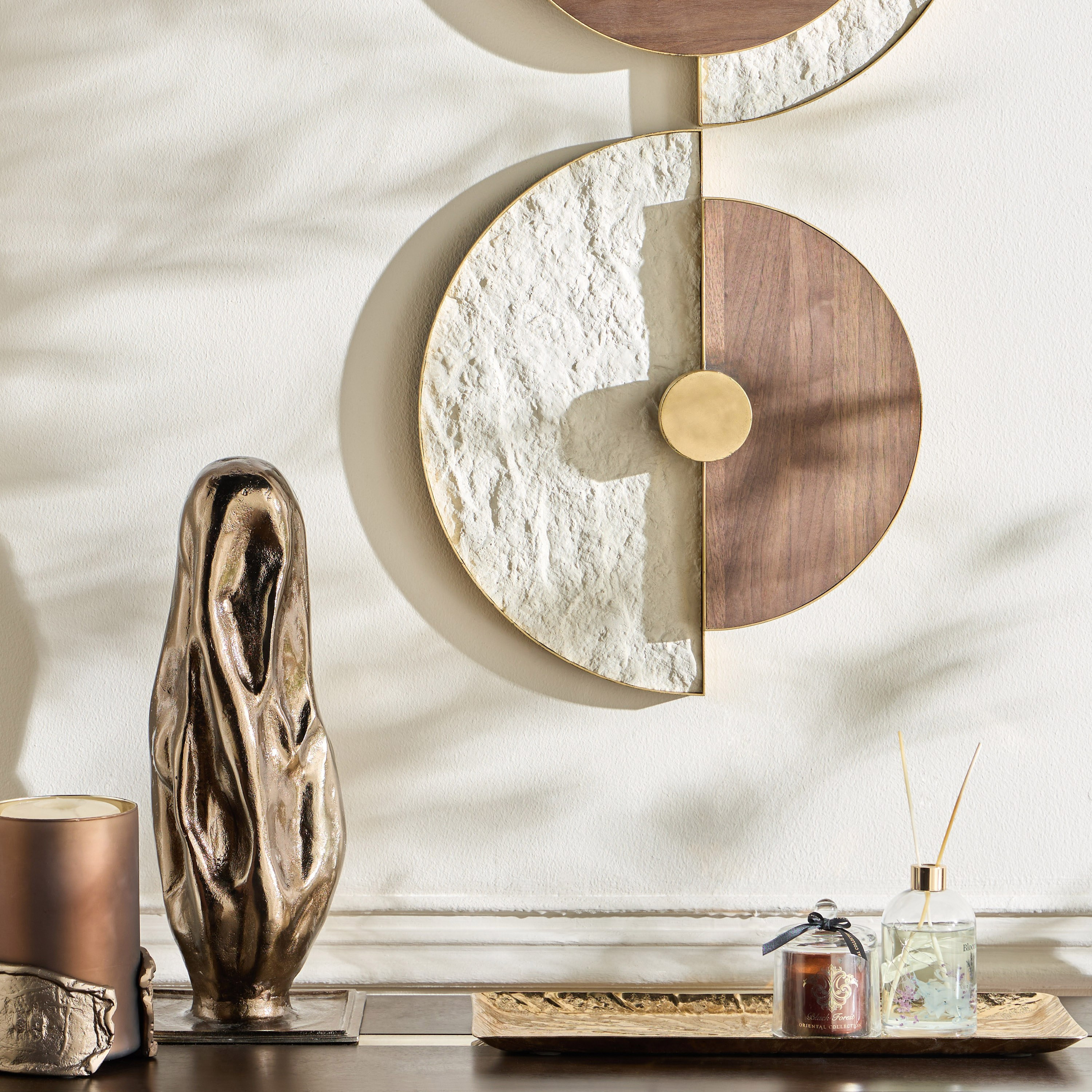 صحن ديكور معدن - دهب - 20x51 سم-household-decor-boxesandtrays-image-3
