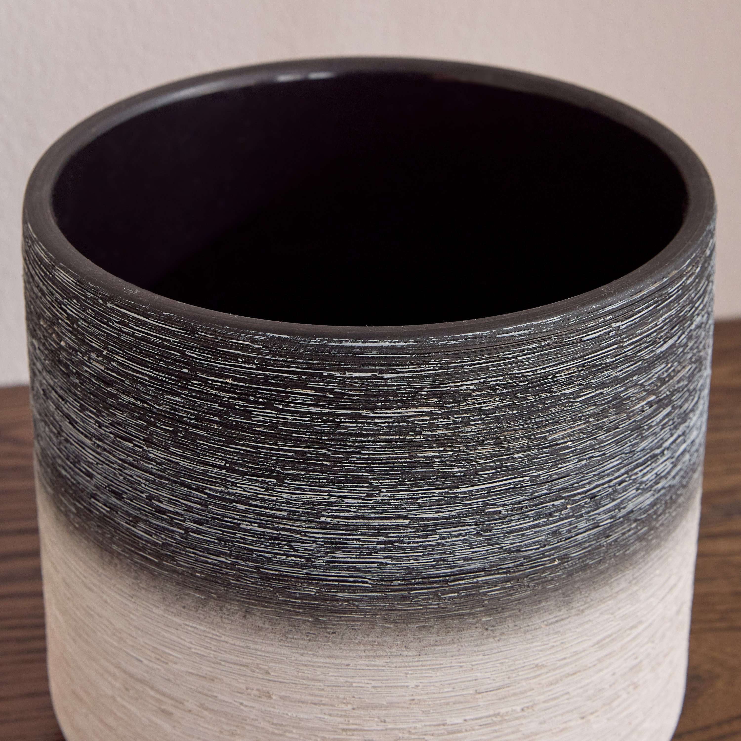 Freesia Ceramic Planter - 15 cm-household-gardenandoutdoor-potsandplanters-planters-image-3