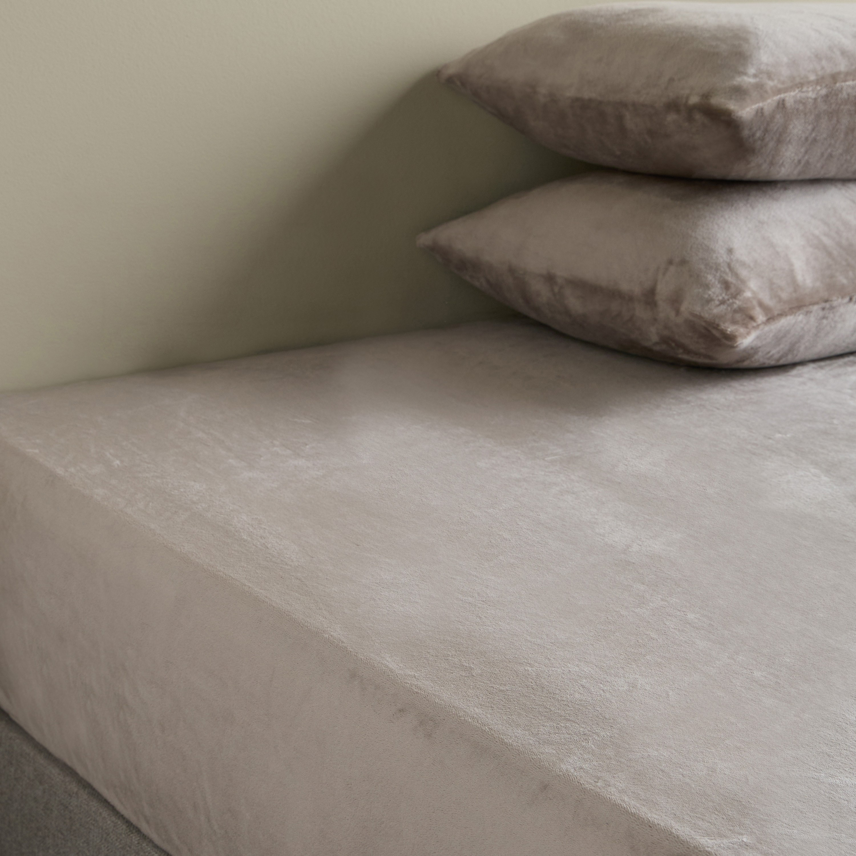 Cozy Flannel King Fitted Sheet - 180x205 cm-household-bedding-sheetsandpillowcases-fittedsheets-image-3