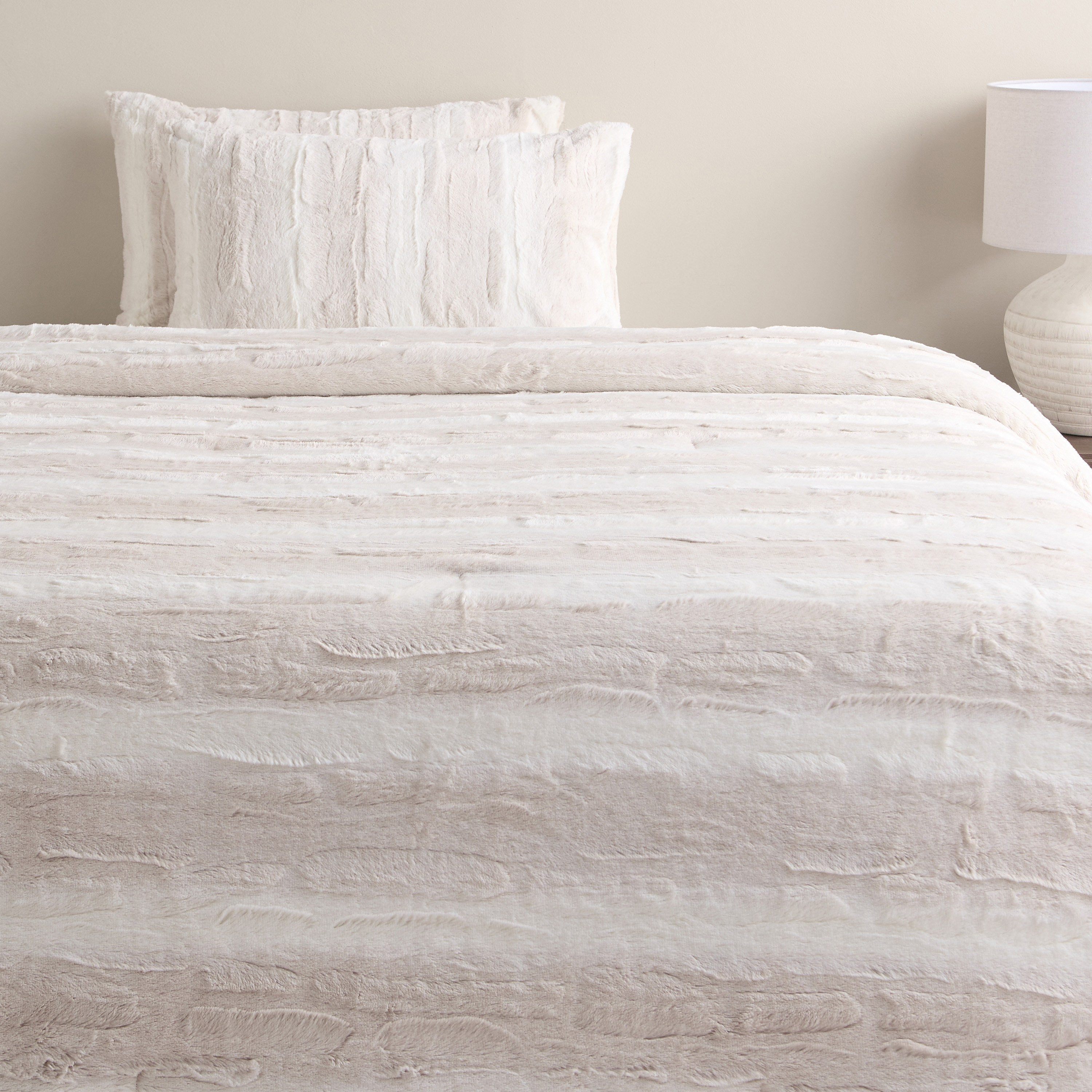 Haze Flannel 3-Piece Full Comforter Set - 160x240 cm-household-bedding-comfortersandbedspreads-comforters-image-2