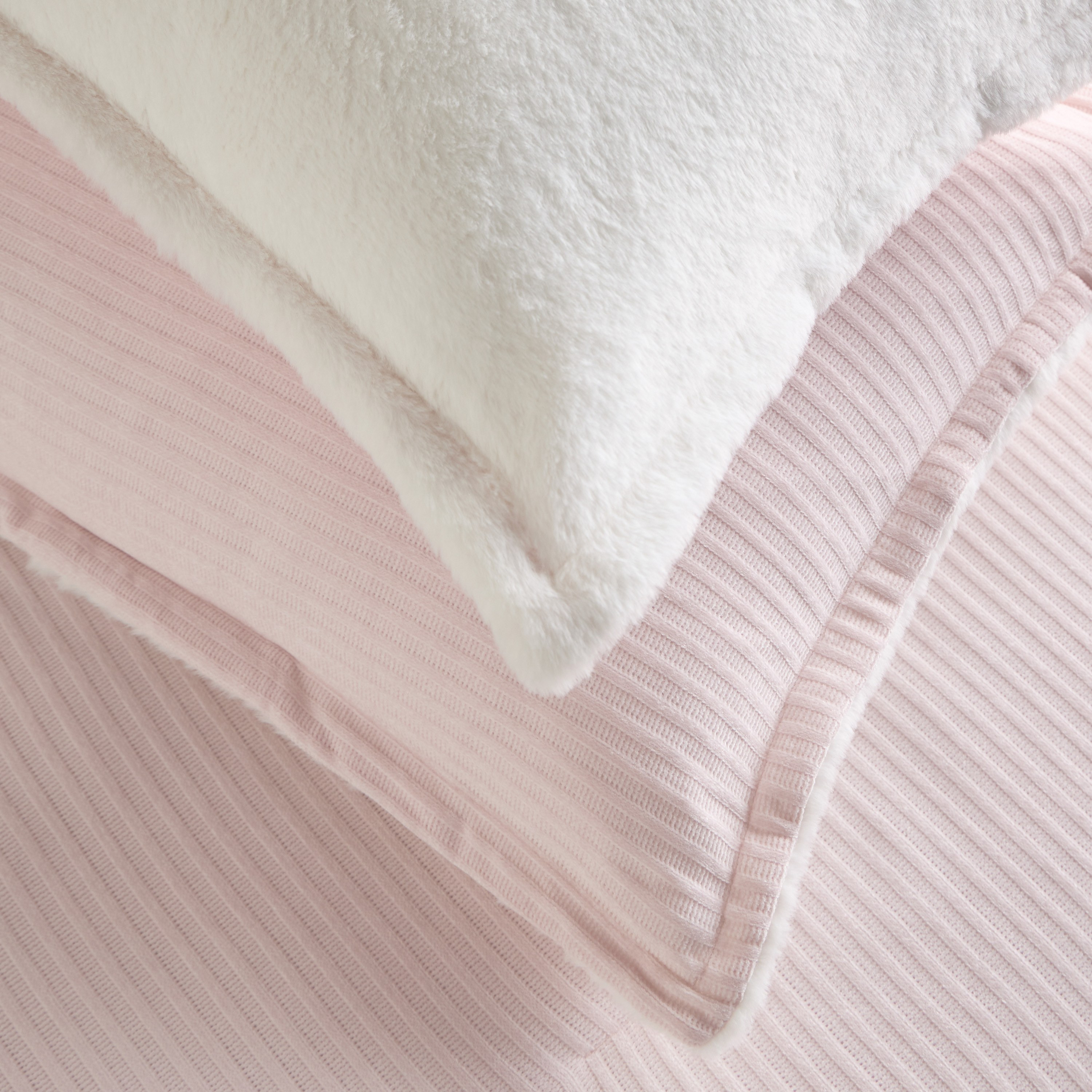 Igor Flannel and Faux Rabbit Fur 3-Piece Super King Comforter Set - 240x260 cm-household-bedding-comfortersandbedspreads-comforters-image-4