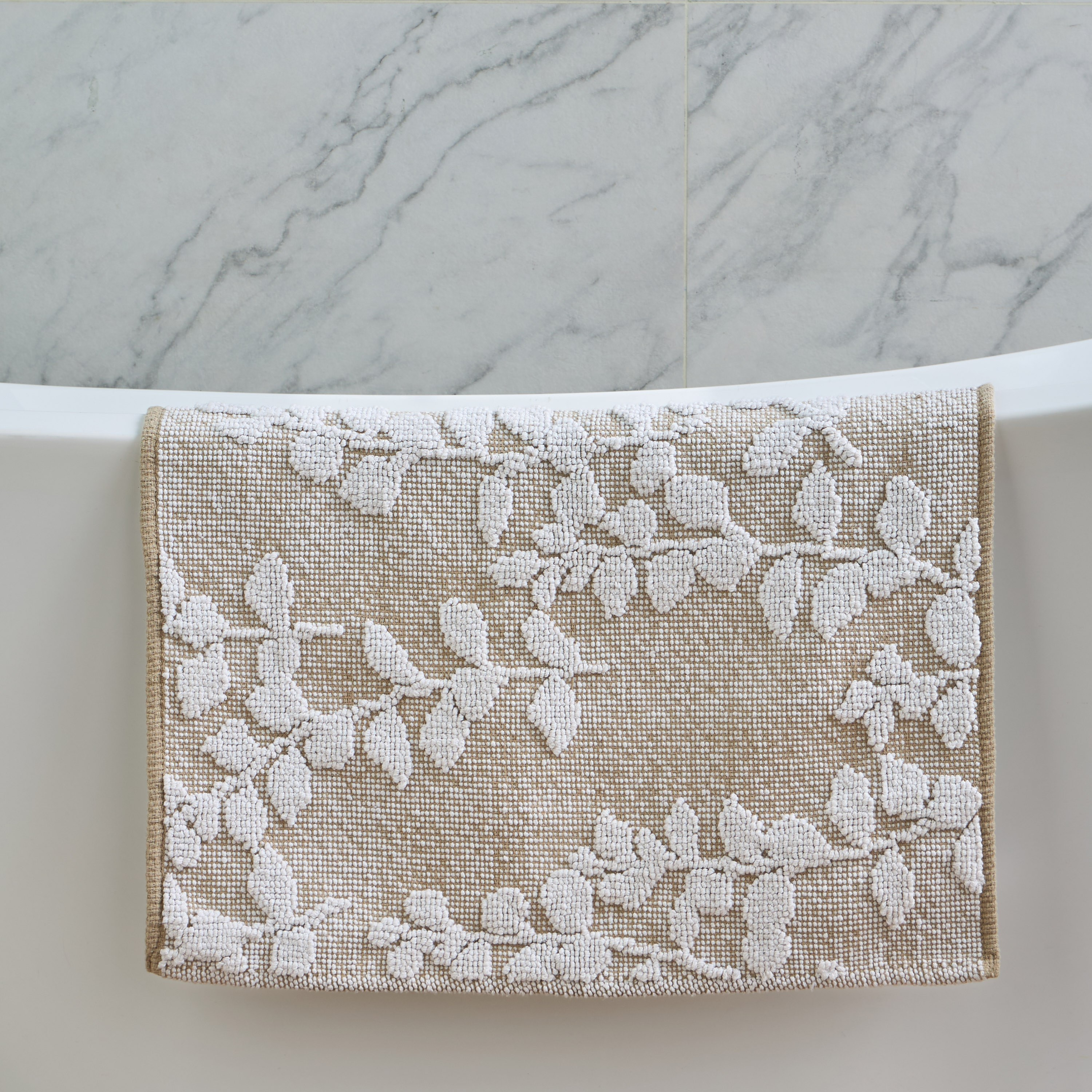 سجادة حمام بتصميم أوراق شجر - 60x90 سم-household-bathandlaundry-bathlinen-bathmatsandtubmats-image-2