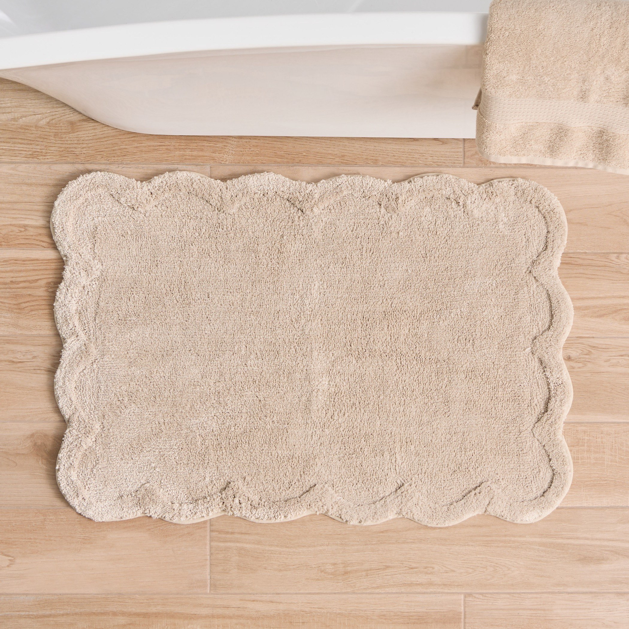 Scalloped Bath Mat - 60x90 cm-household-bathandlaundry-bathlinen-bathmatsandtubmats-image-1
