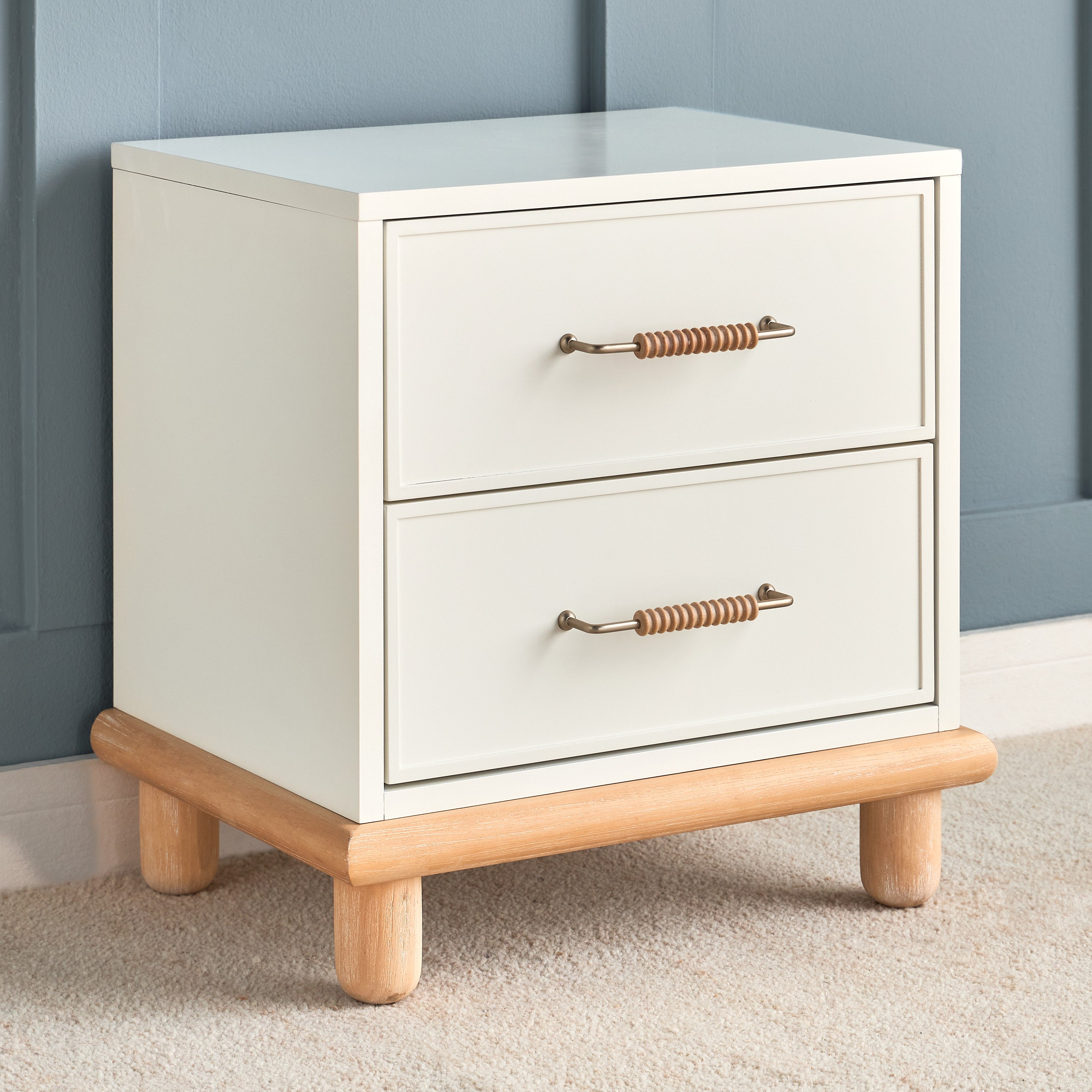 Lilyum Nightstand