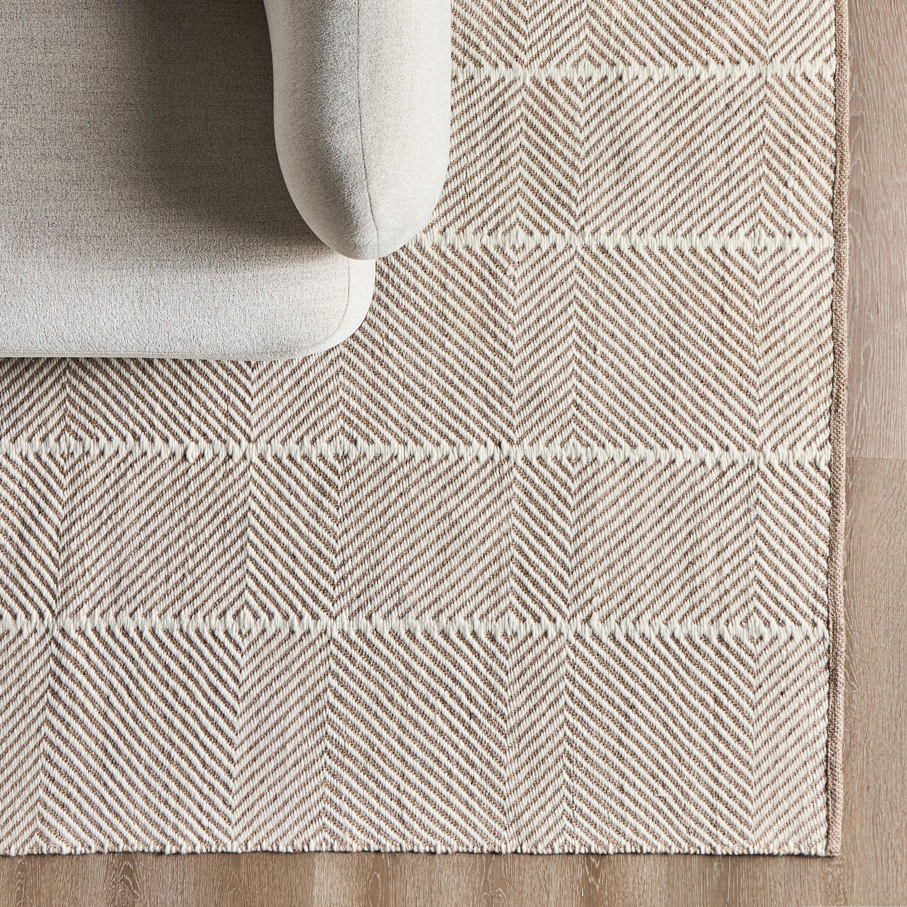 Leona Handmade Rug - 160x230 cm-household-rugsandcarpets-rugs-image-1