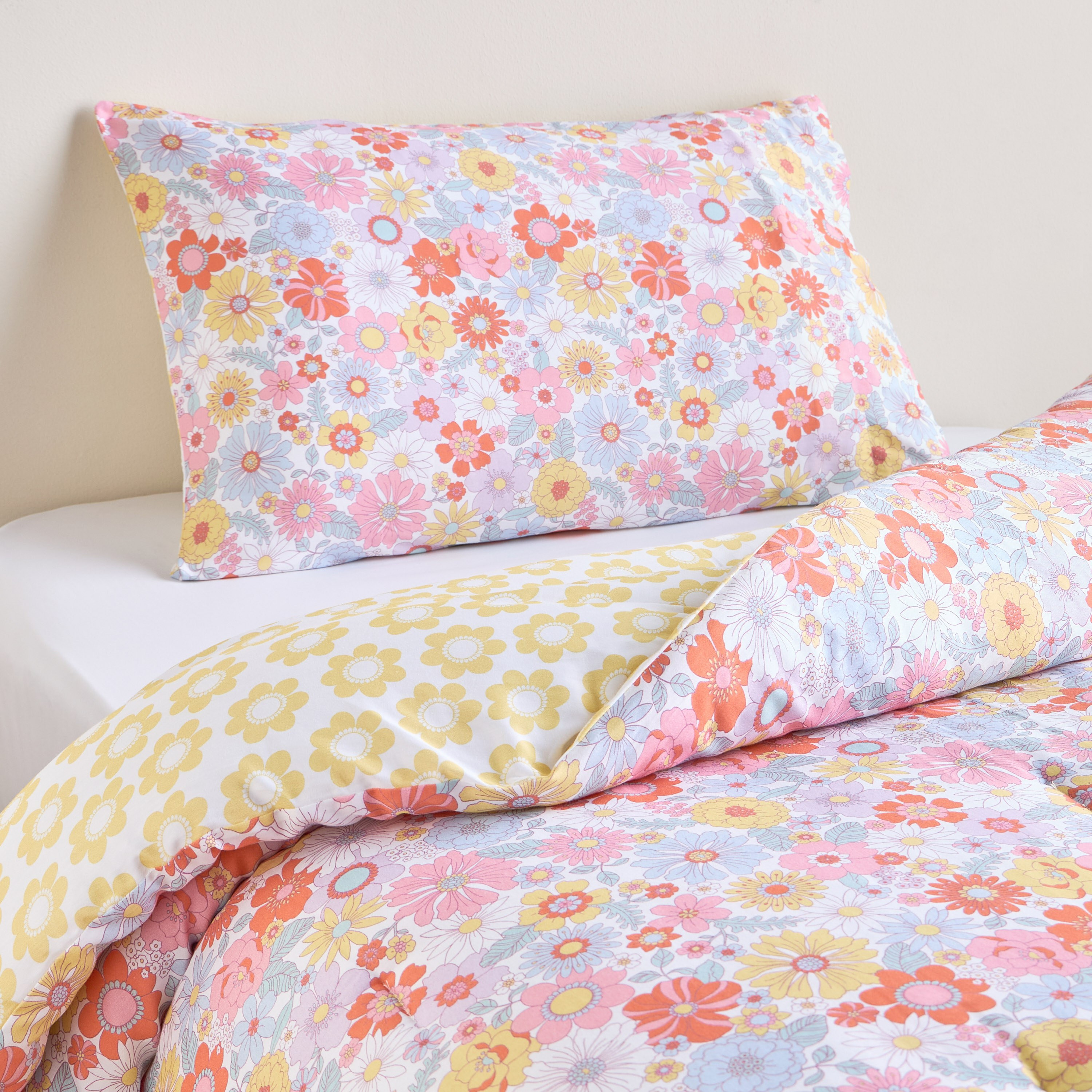 Daisy Blossom Cotton Sateen Printed 2-Piece Single Comforter Set - 135x220 cm-babyandkids-beddingandwindows-bedding-comforters-image-1
