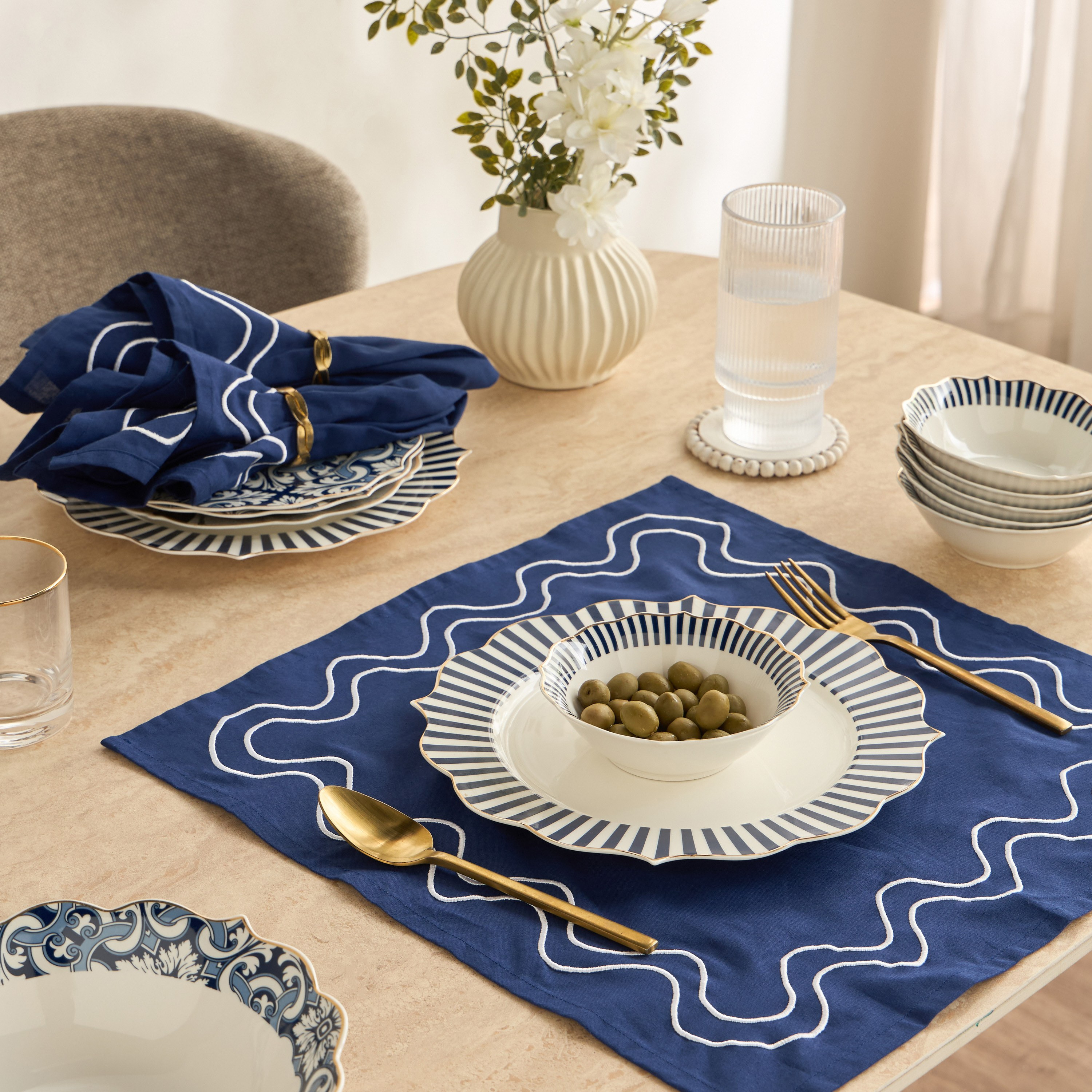 Amico 4-Piece Napkin Set - 45x45 cm-household-dining-tablelinen-napkinsandaccessories-image-1