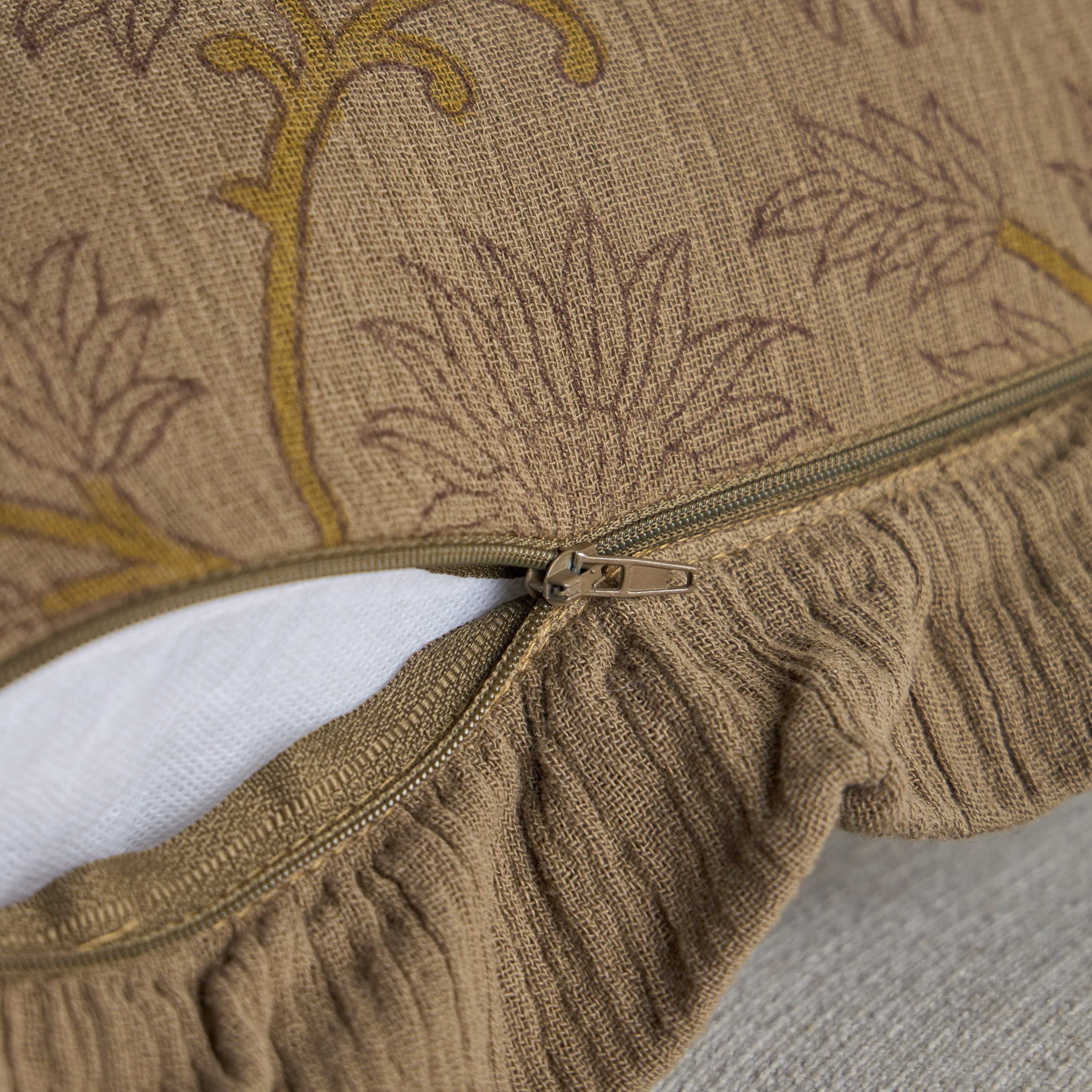 وسادة محشوة بطبعات - أراس -  50x50 سم-household-cushionsandthrows-filledcushions-decorativecushions-image-3