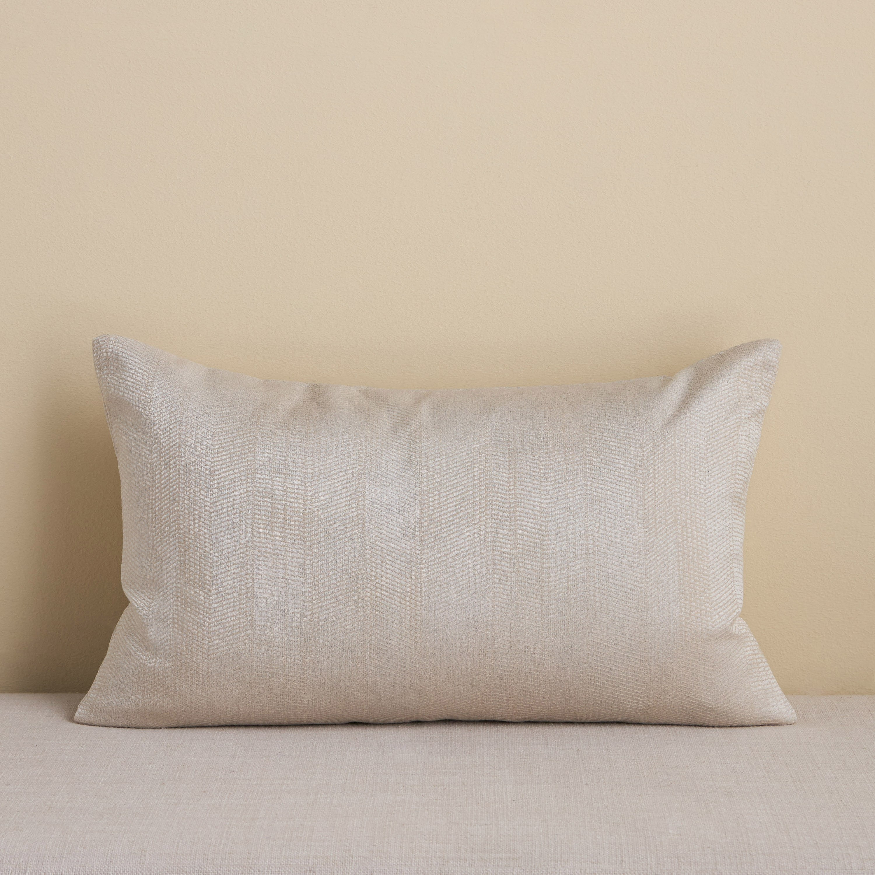 وسادة جاكار محشوة - سولينا - 50x30 سم-household-cushionsandthrows-filledcushions-decorativecushions-image-1