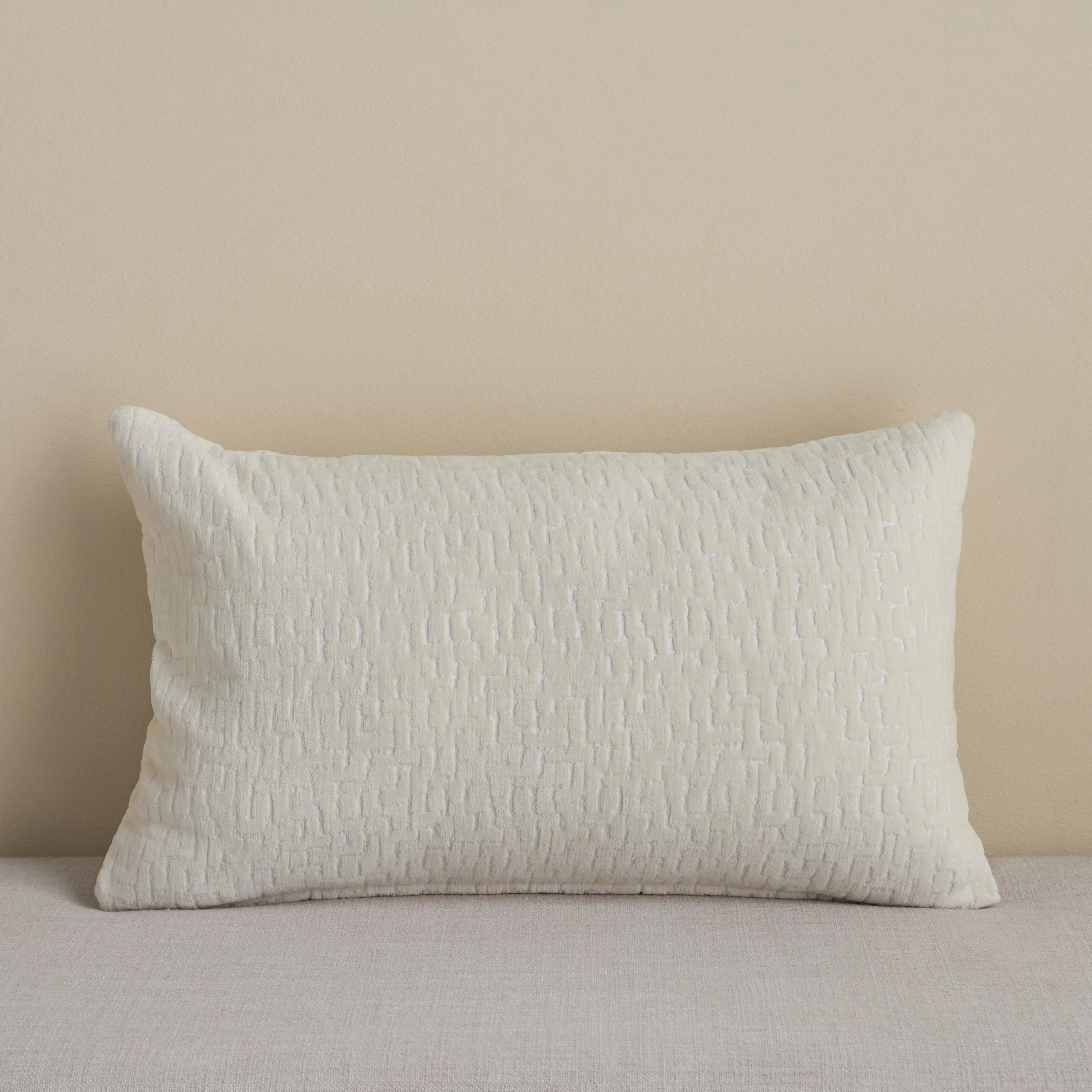 وسادة  محشوة جاكار- سولينا - 50x30 سم-household-cushionsandthrows-filledcushions-decorativecushions-image-1