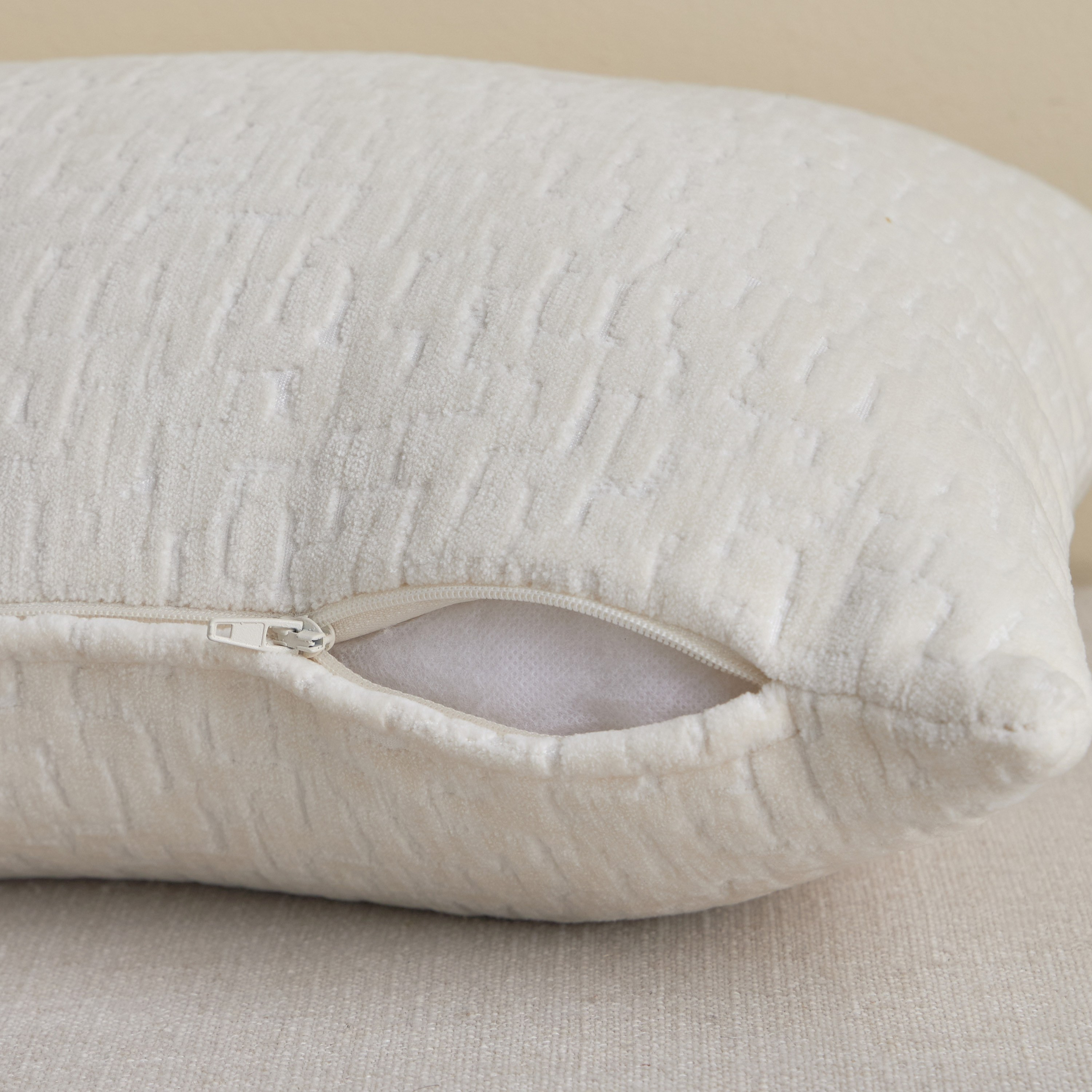 وسادة  محشوة جاكار- سولينا - 50x30 سم-household-cushionsandthrows-filledcushions-decorativecushions-image-3