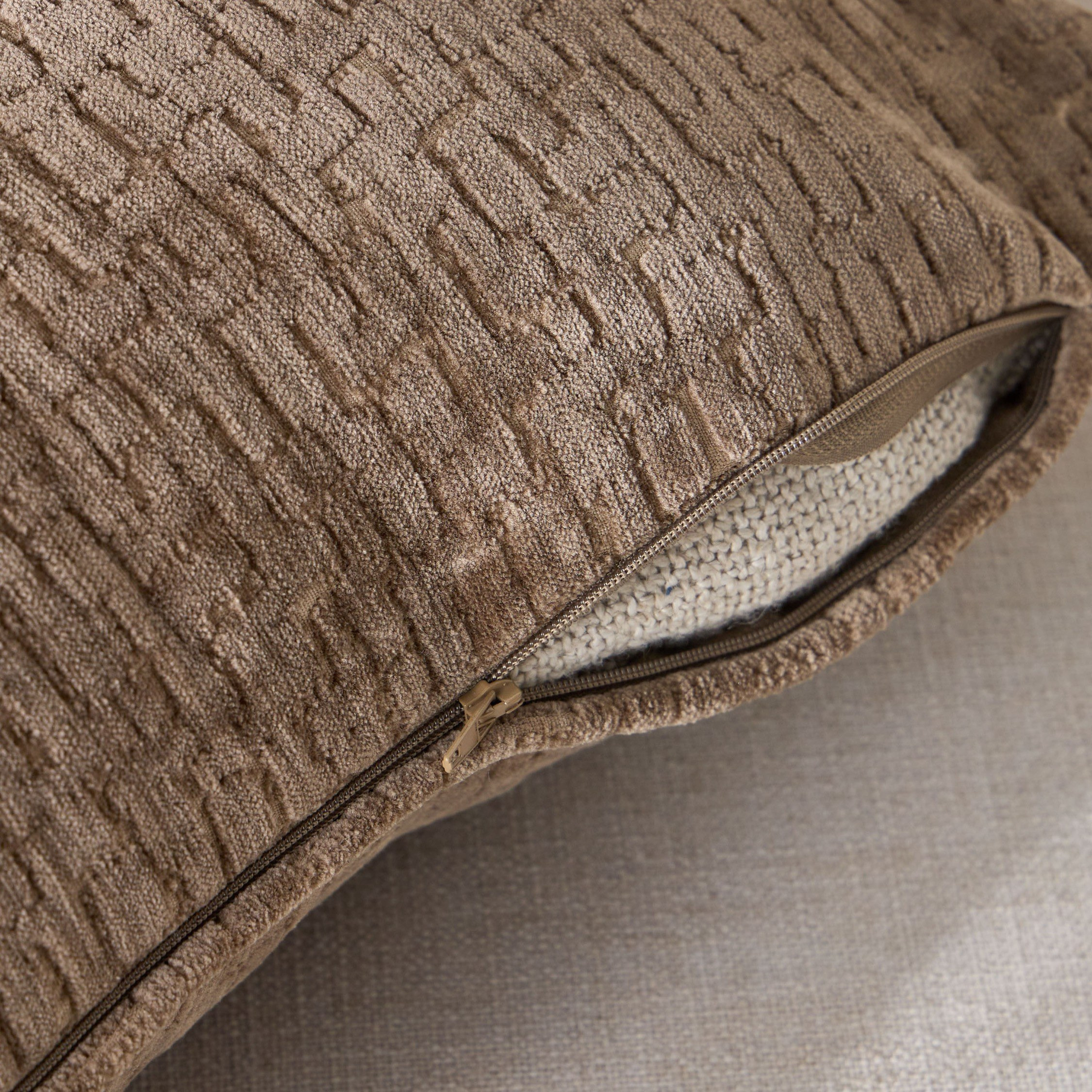 وسادة  محشوة جاكار- سولينا - 50x30 سم-household-cushionsandthrows-filledcushions-decorativecushions-image-2