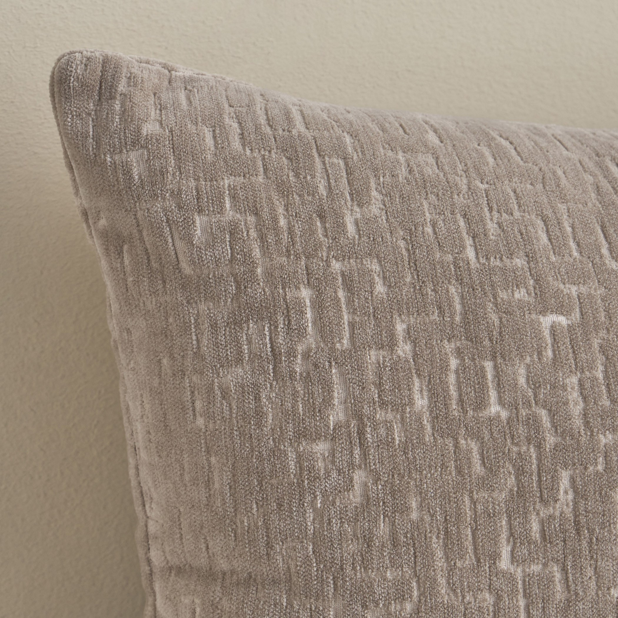 وسادة  محشوة جاكار- سولينا - 50x30 سم-household-cushionsandthrows-filledcushions-decorativecushions-image-2