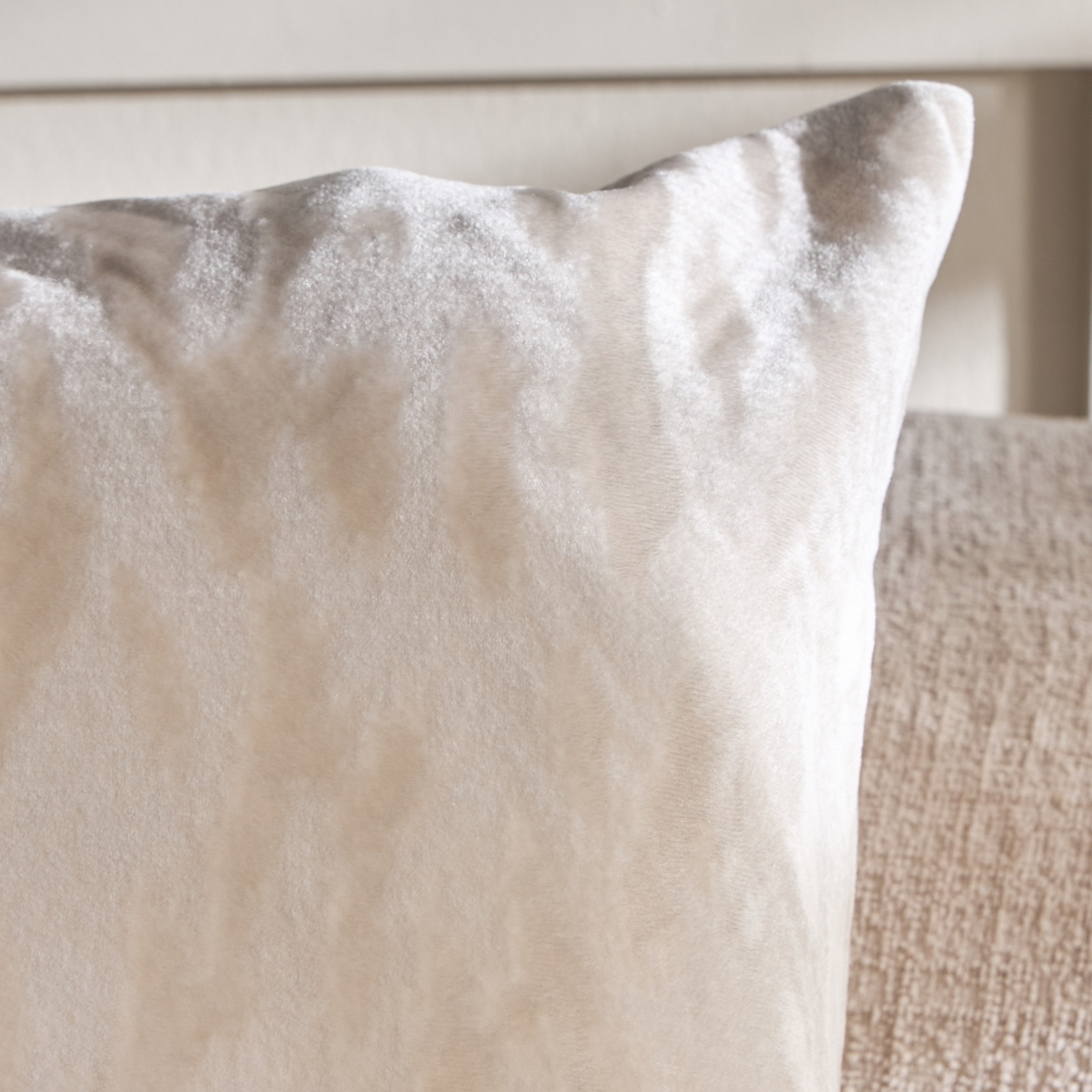 غطاء وسادة محشوة هيرينجبون - جيوليانا - 50×50 سم-household-cushionsandthrows-cushioncovers-image-2