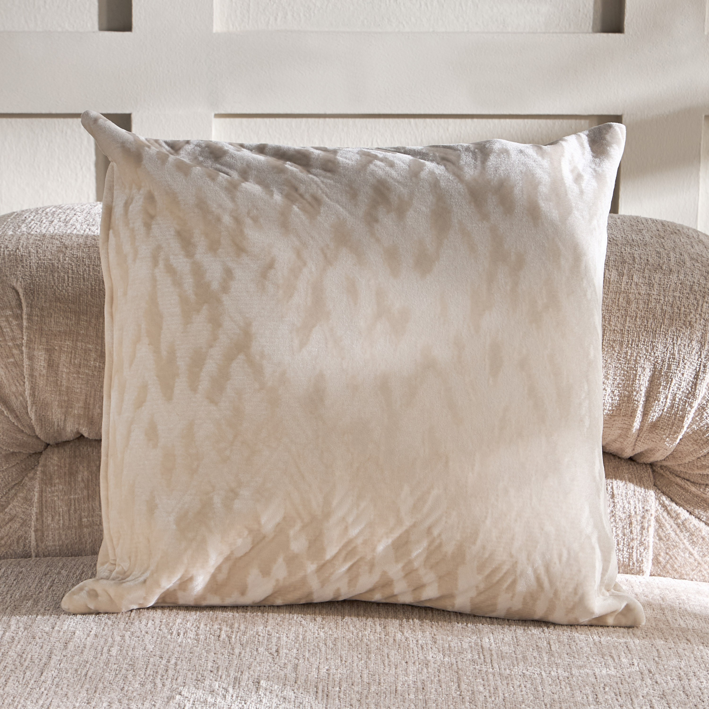 Giuliana Embossed Filled Cushion - 50x50 cm-household-cushionsandthrows-filledcushions-decorativecushions-image-5