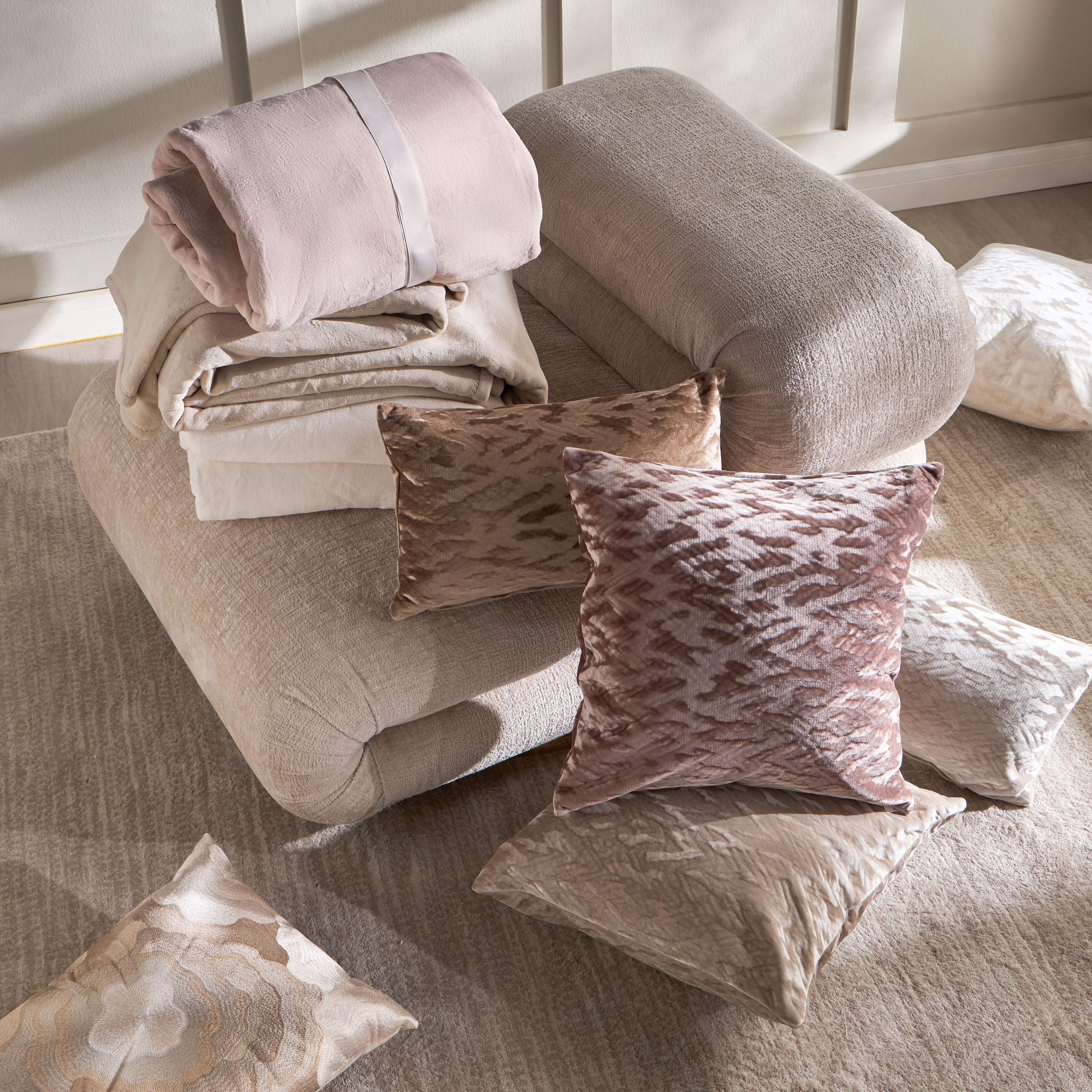 Giuliana Embossed Filled Cushion - 50x50 cm-household-cushionsandthrows-filledcushions-decorativecushions-image-8