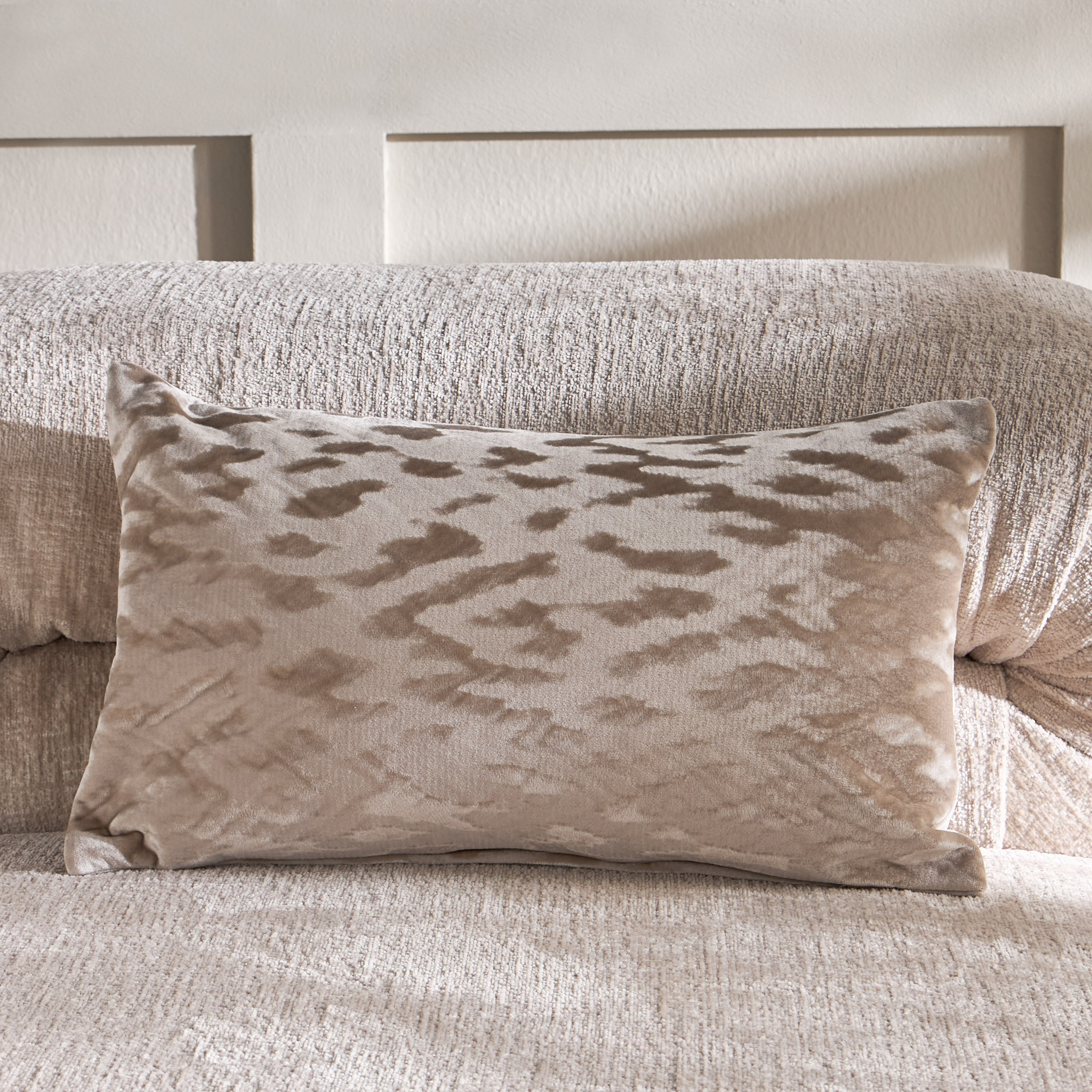 Giuliana Heringbone Press Filled Cushion - 30x50 cm-household-cushionsandthrows-filledcushions-decorativecushions-image-13