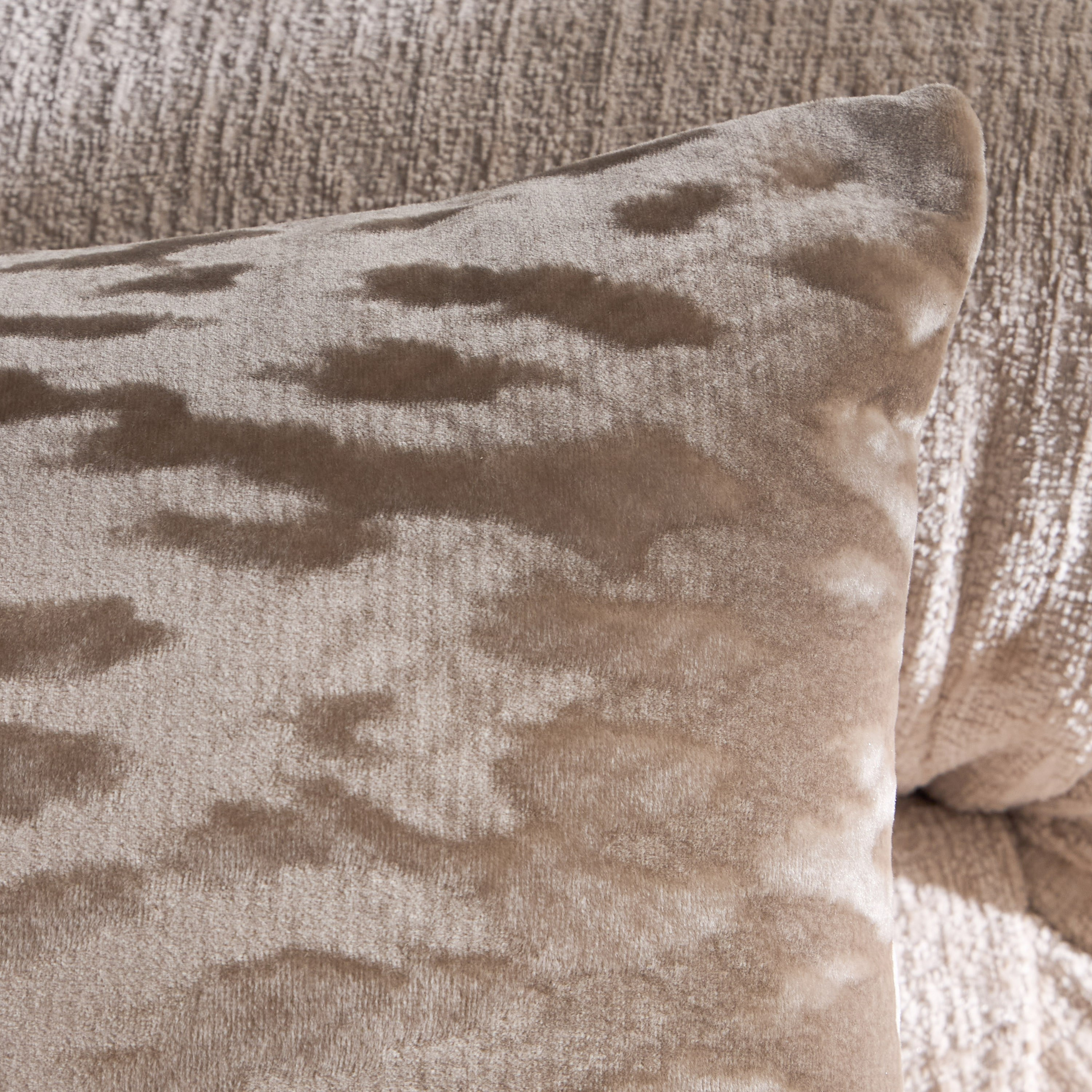 Giuliana Heringbone Press Filled Cushion - 30x50 cm-household-cushionsandthrows-filledcushions-decorativecushions-image-14