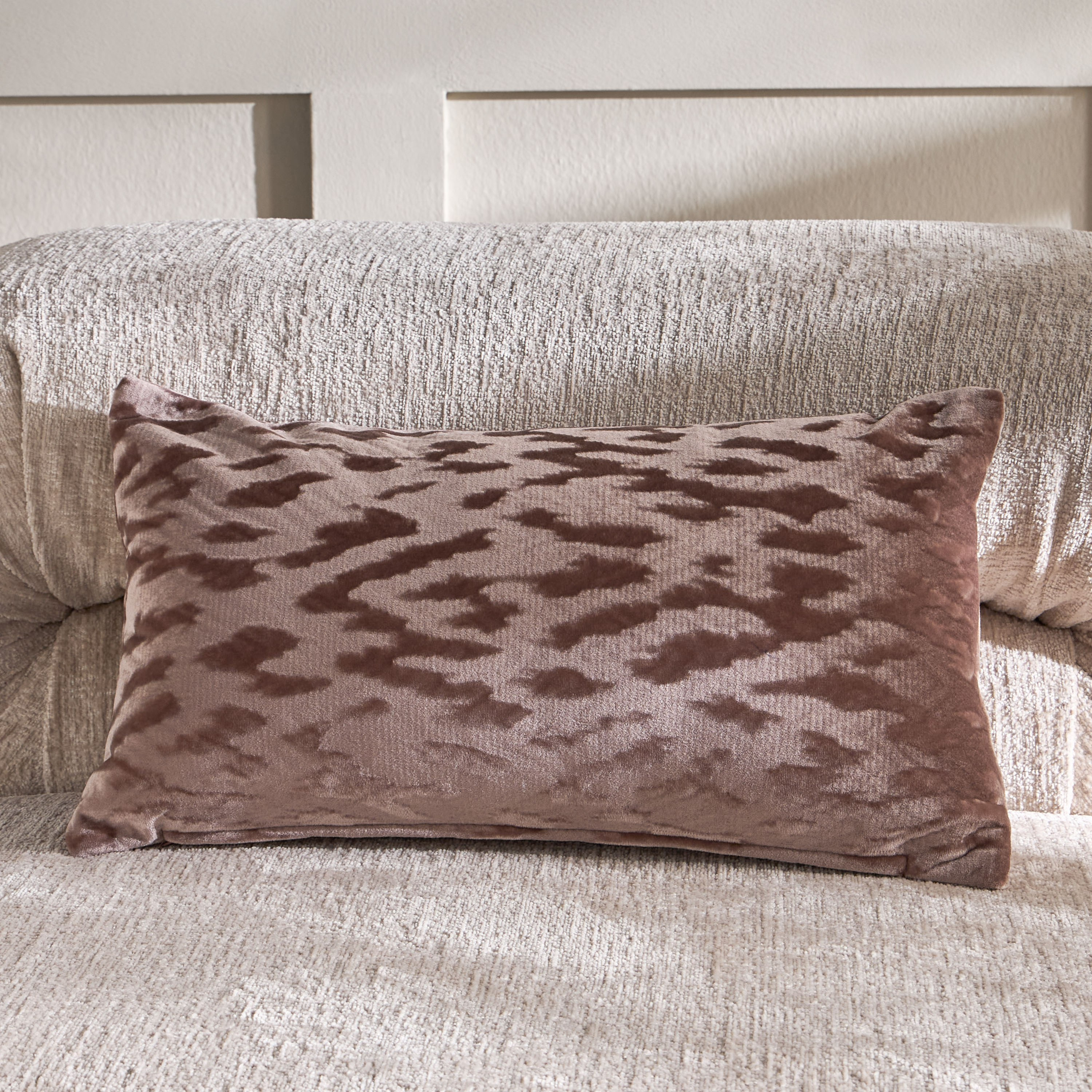 Giuliana Heringbone Press Filled Cushion - 30x50 cm-household-cushionsandthrows-filledcushions-decorativecushions-image-5