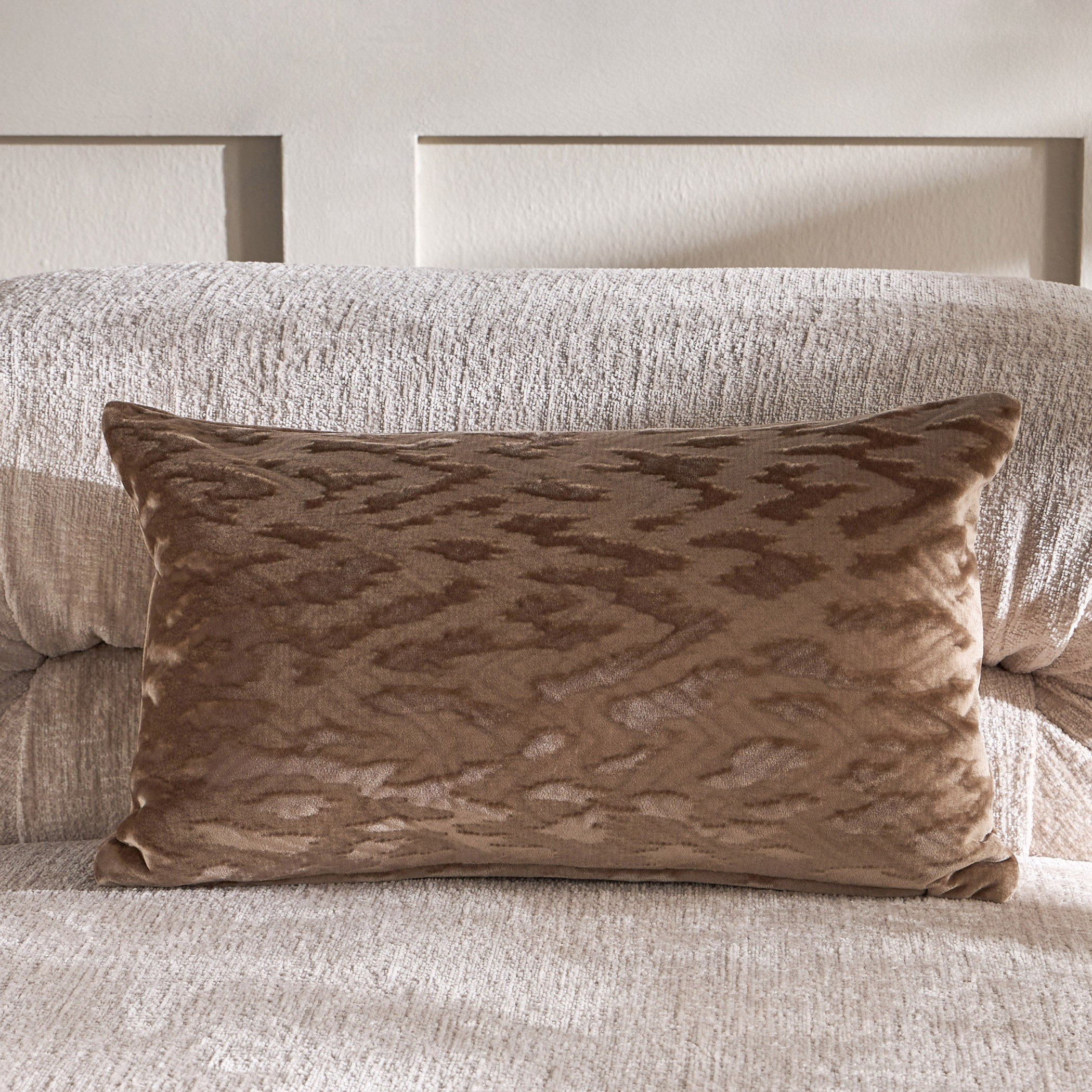 Giuliana Heringbone Press Filled Cushion - 30x50 cm-household-cushionsandthrows-filledcushions-decorativecushions-image-1