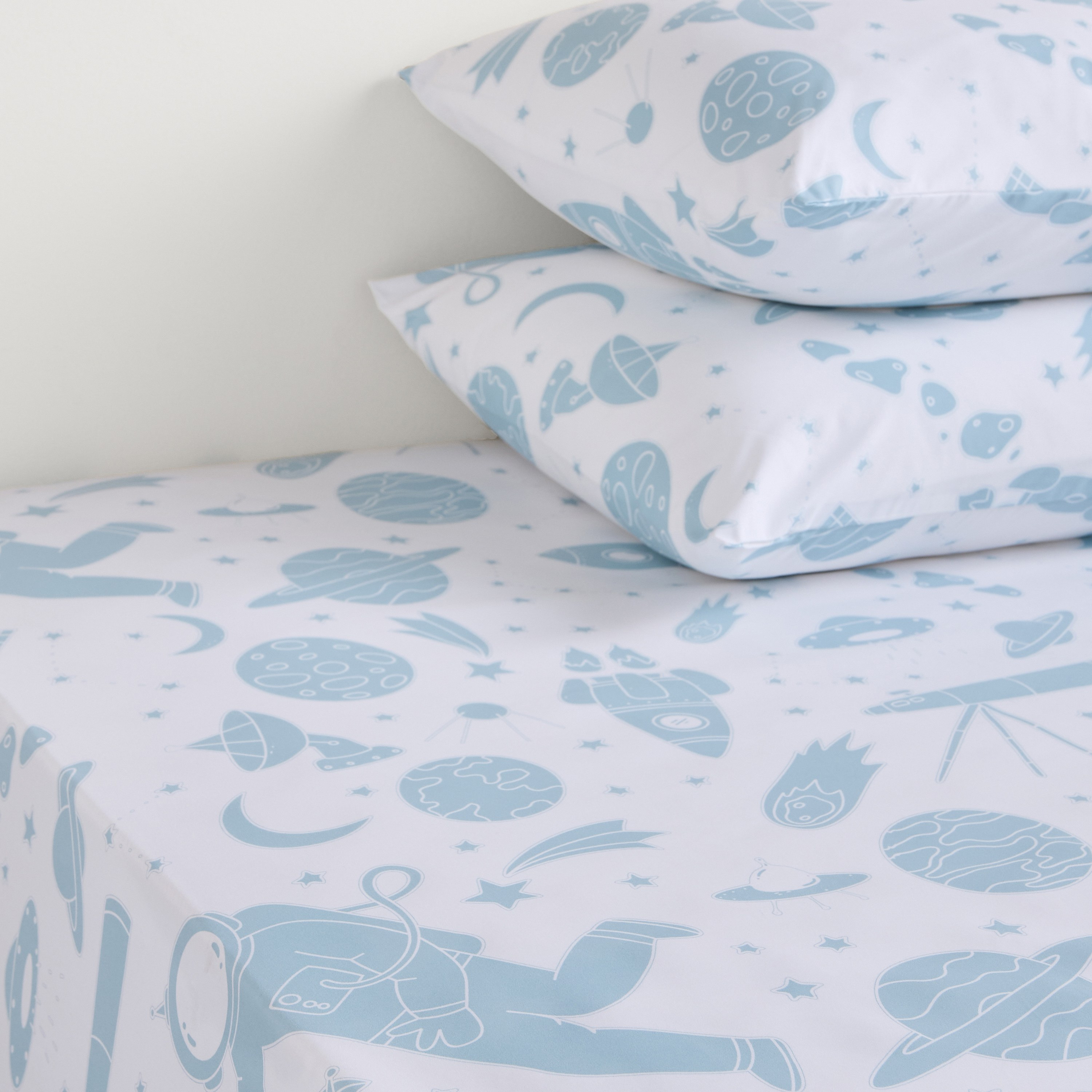 Amphora Microfibre Single Fitted Sheet - 90x200 cm-babyandkids-beddingandwindows-bedding-fittedandflatsheets-image-3
