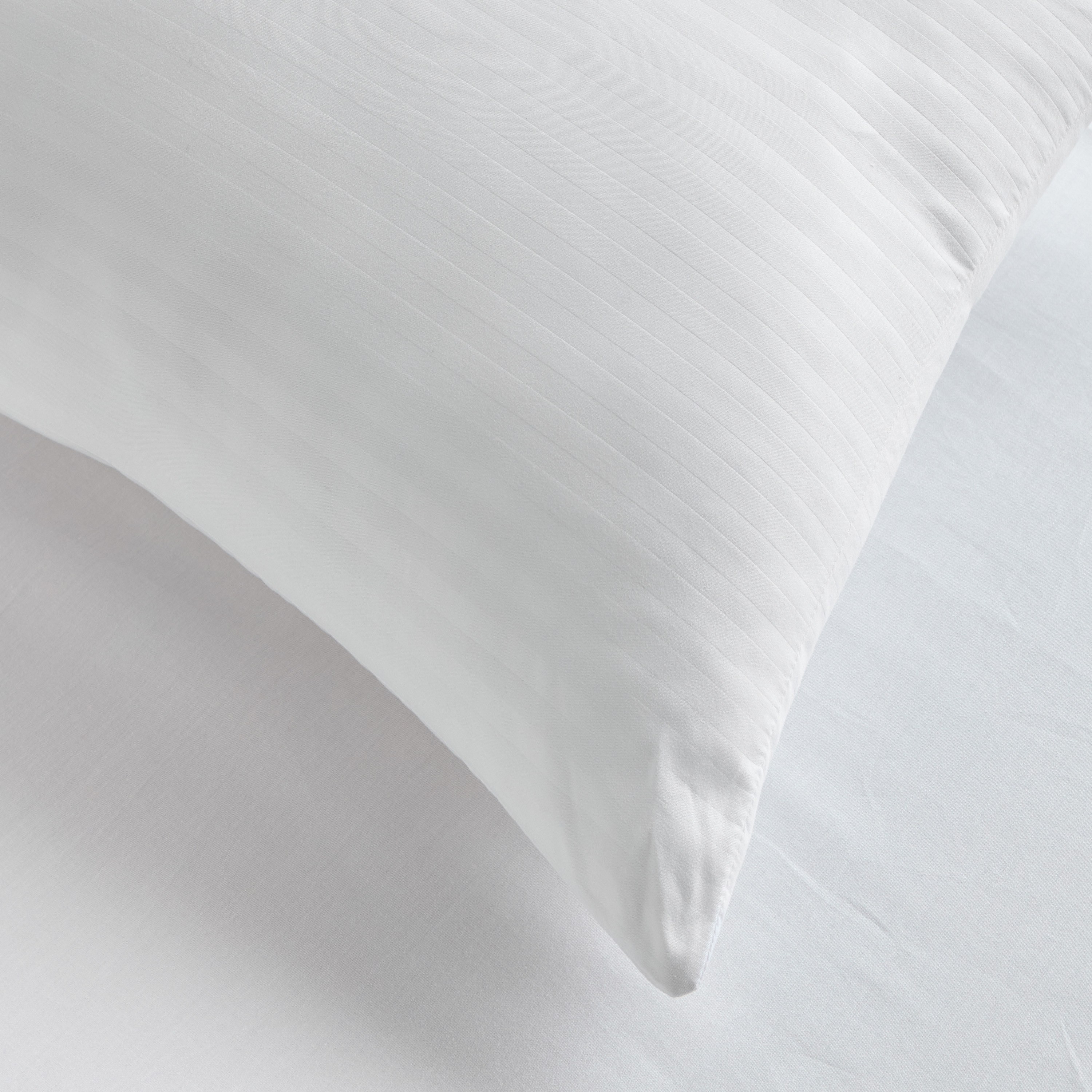 طقم وسادة بديل الريش قطعتين بنقوش مخططة - ‎50×75 سم‎-household-bedding-pillows-image-2
