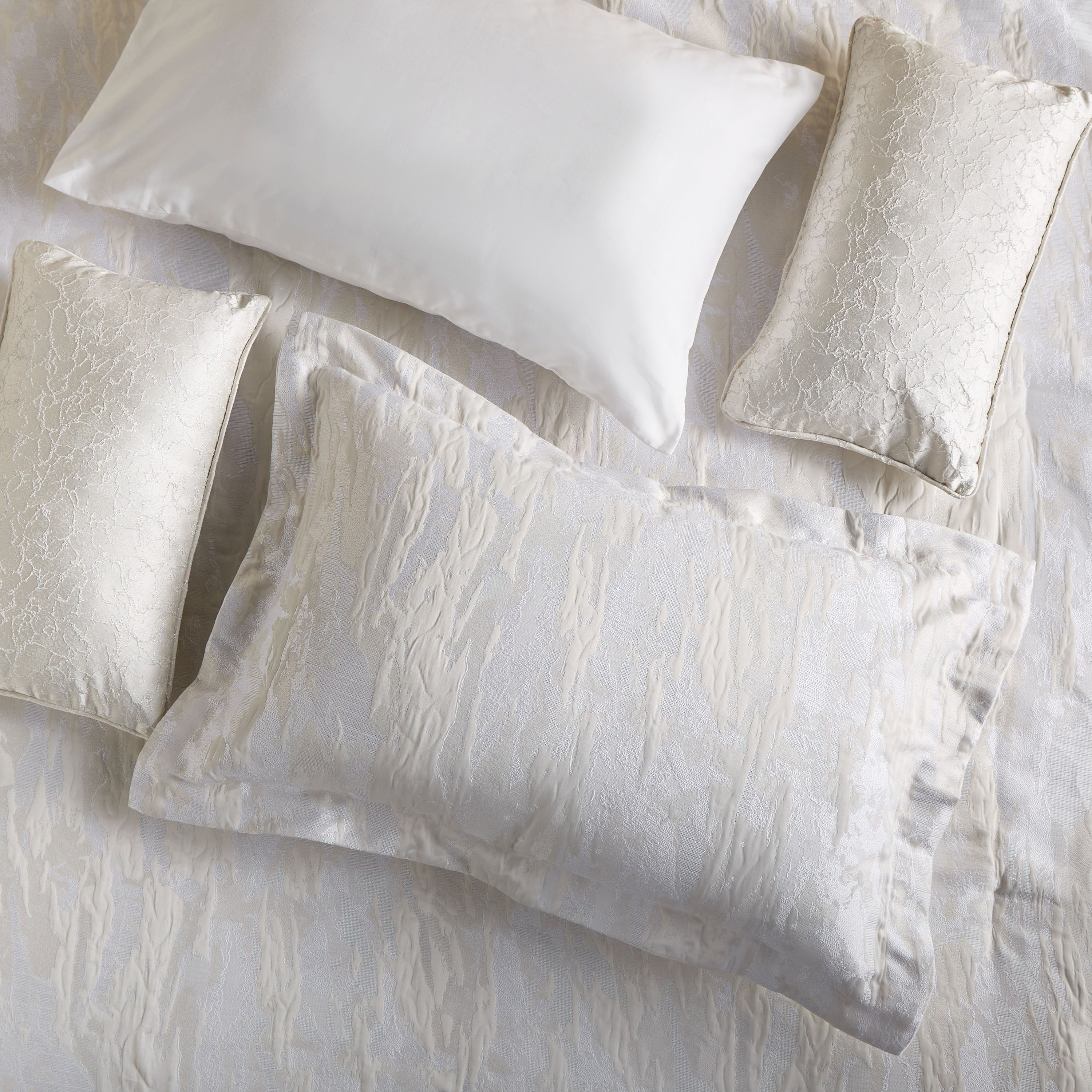 Opulence Jacquard 8-Piece Super King Comforter and Sheet Set - 250x260 cm-household-bedding-comfortersandbedspreads-bedinabag-image-4