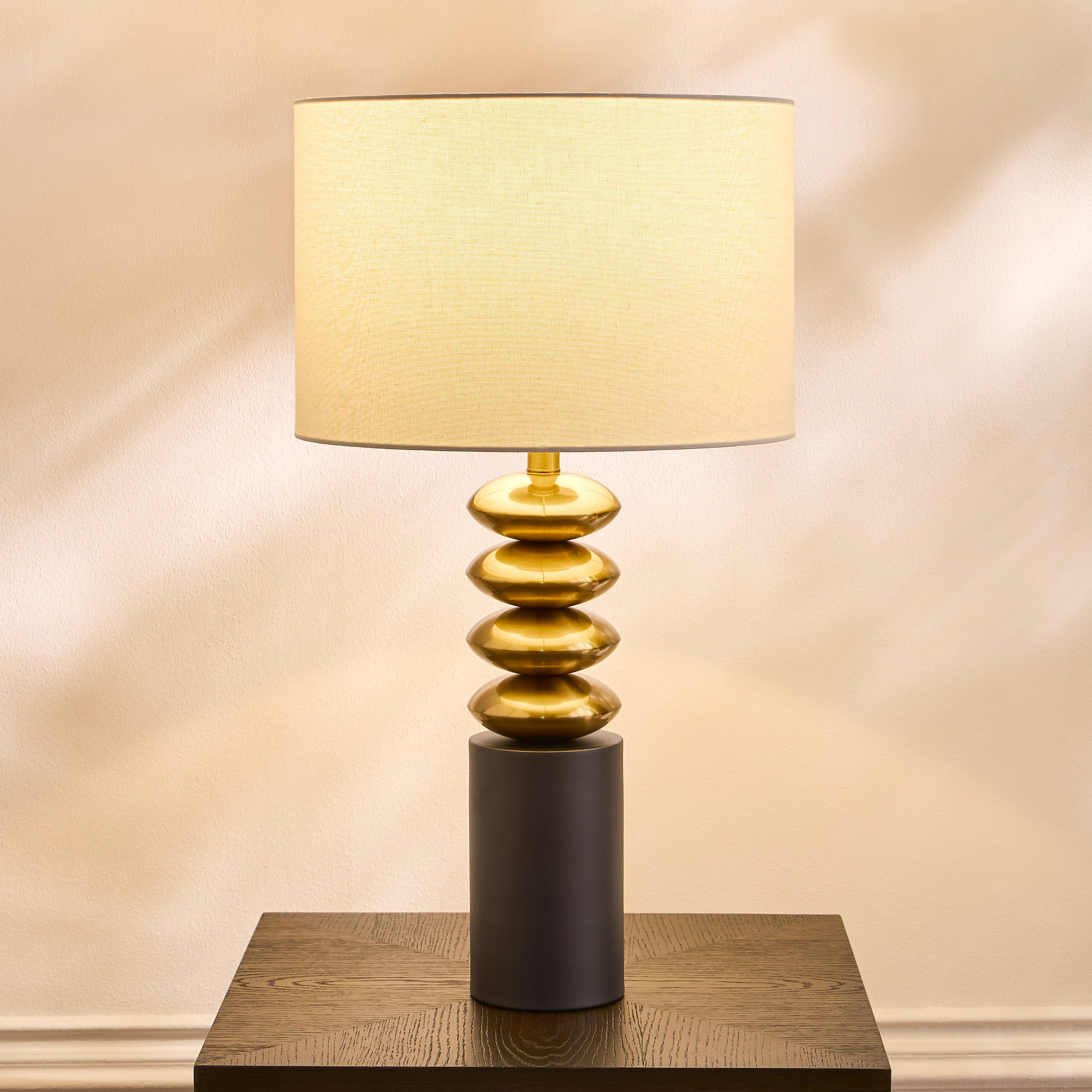 Grizzly Metal Table Lamp - 69 cm-household-lighting-tableanddesklamps-image-2