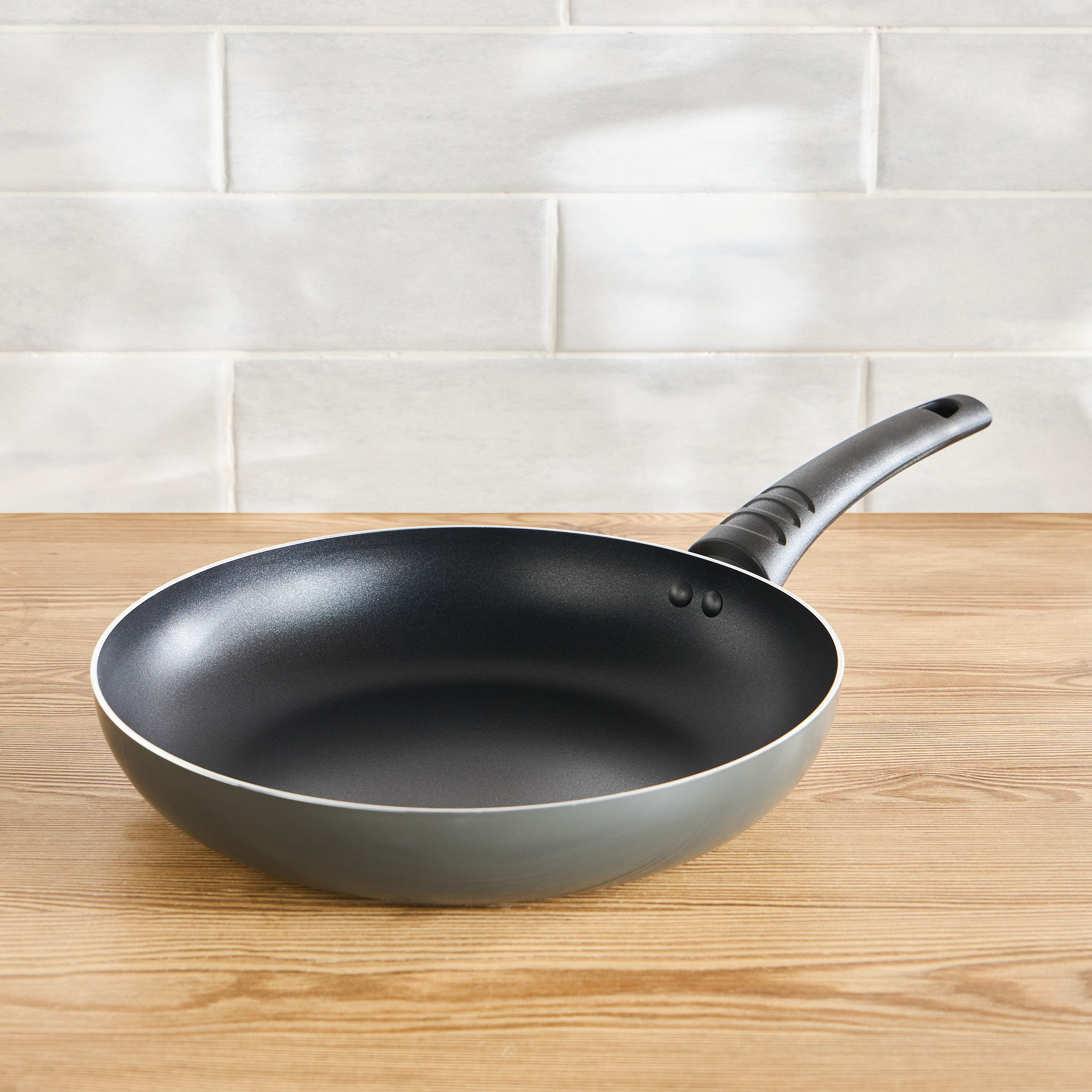مقلاة ألومنيوم غير لاصقة إسنشيالز برسد - بيكرز سيكريت - 28 سم-household-kitchen-cookware-potsandpans-image-1