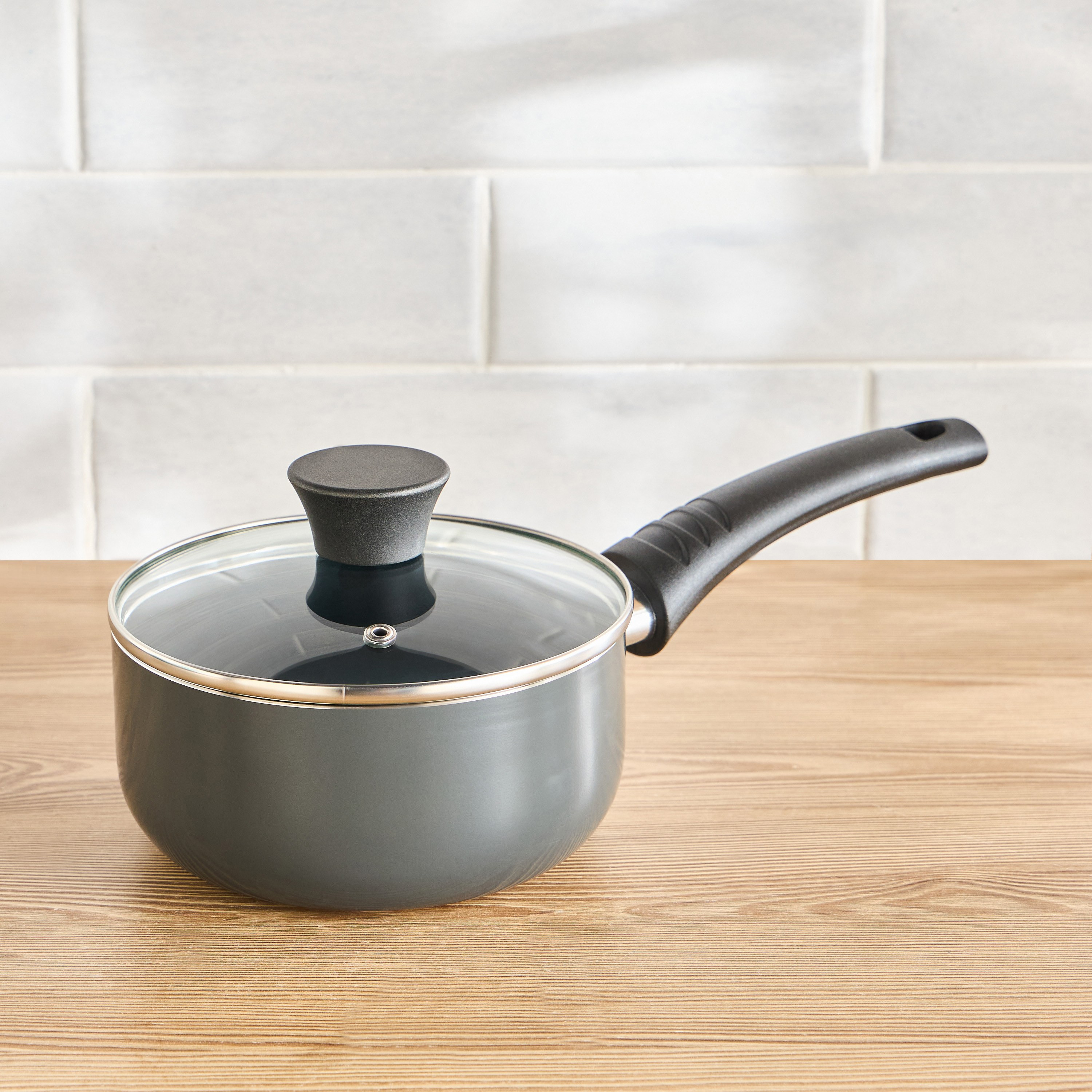 Baker's Secret Essentials Pressed Aluminium Non-Stick Saucepan with Lid - 16 cm-household-kitchen-cookware-potsandpans-image-1