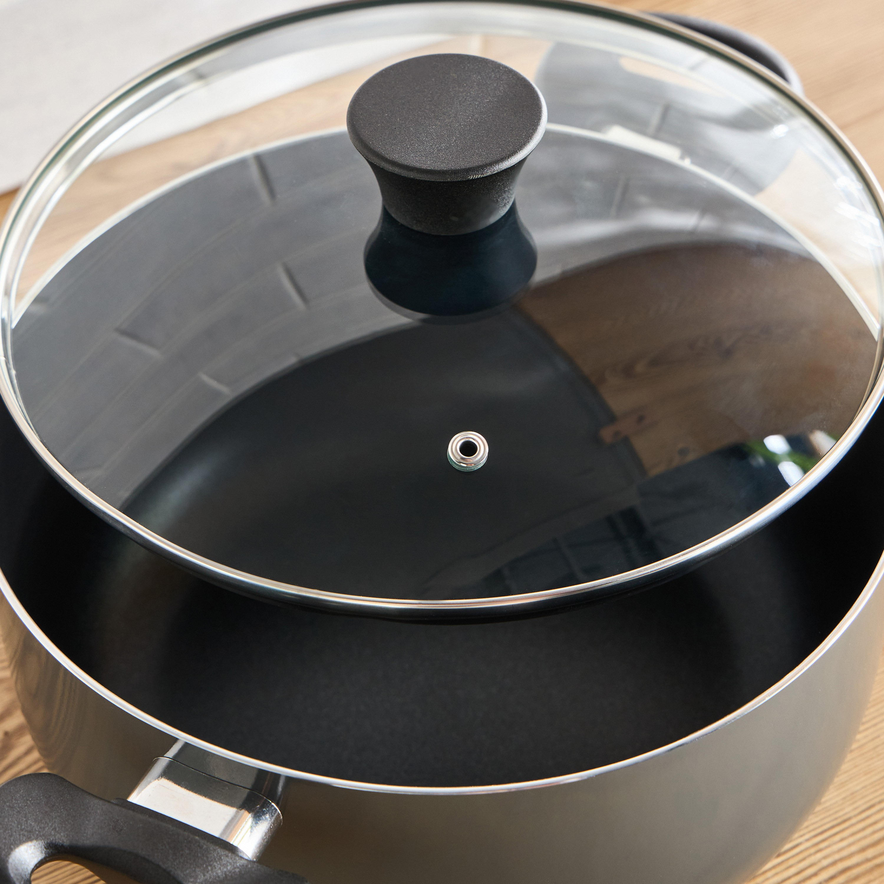 Baker's Secret Essentials Pressed Aluminum Non-Stick Casserole with Lid - 24cm-household-kitchen-cookware-potsandpans-image-2