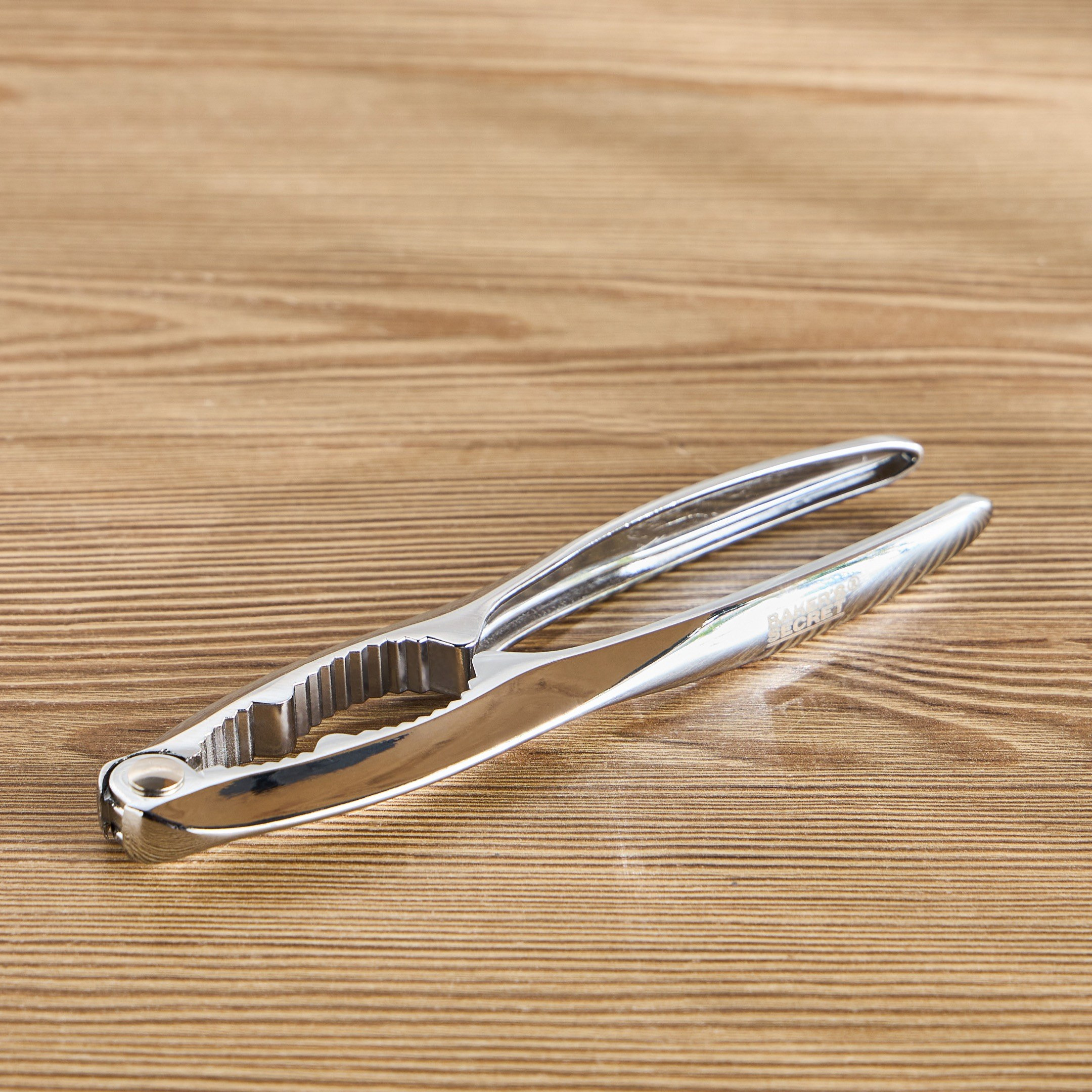 Baker's Secret Metal Nutcracker-household-kitchen-kitchentoolsandutensils-foodpreparationtools-image-1