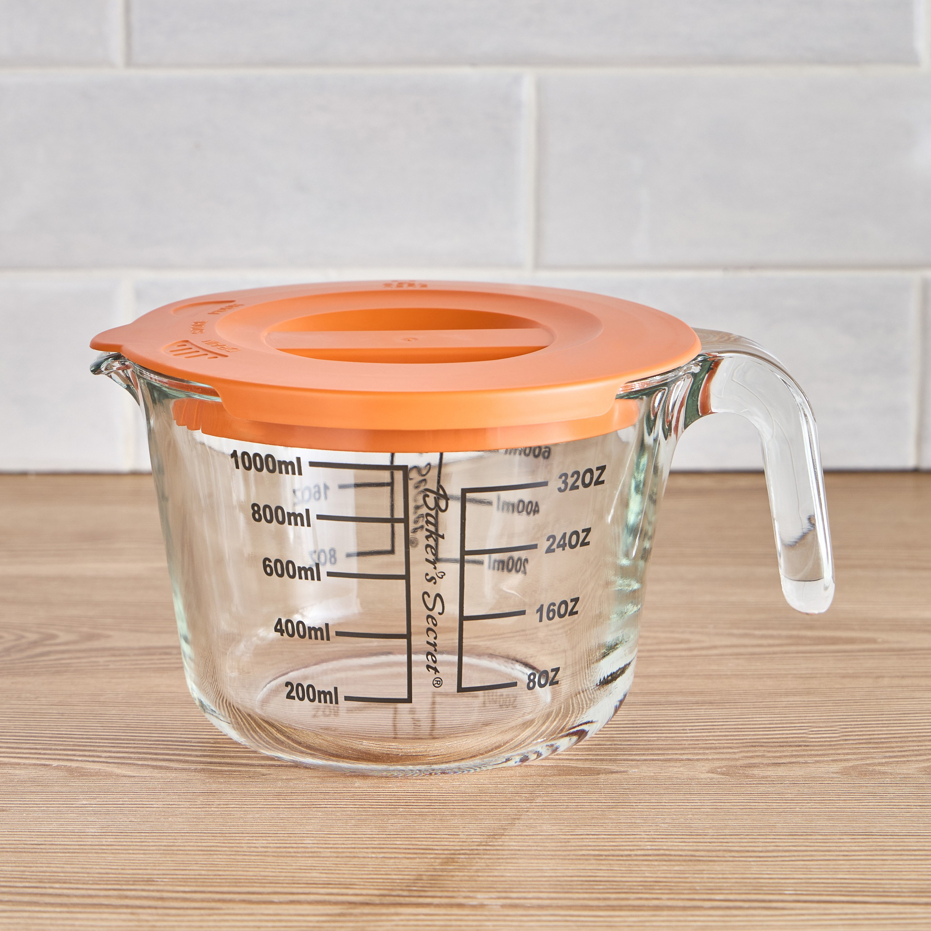 Baker's Secret Measuring Cup with Lid - 1 L
