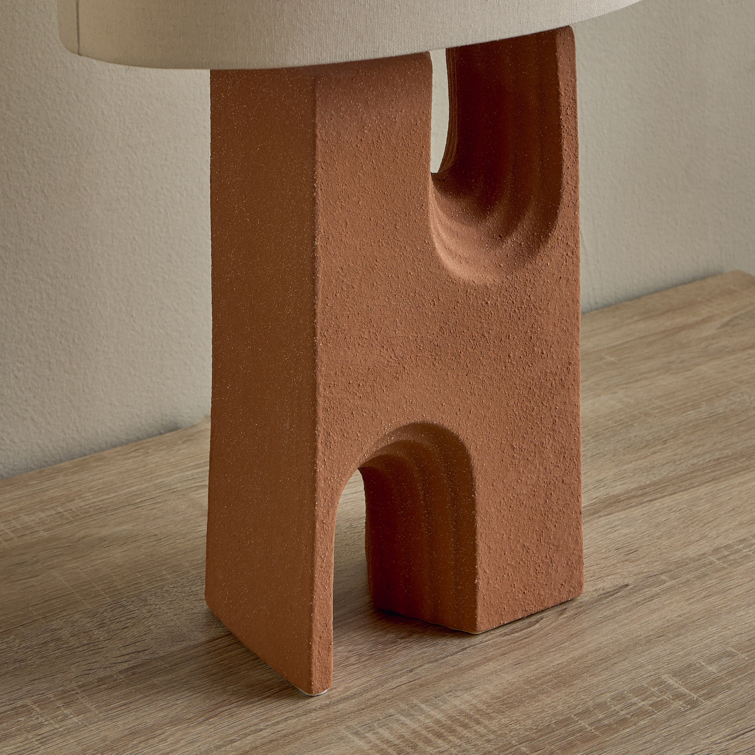Petunia Ceramic Table Lamp - 64 cm-household-lighting-tableanddesklamps-image-4