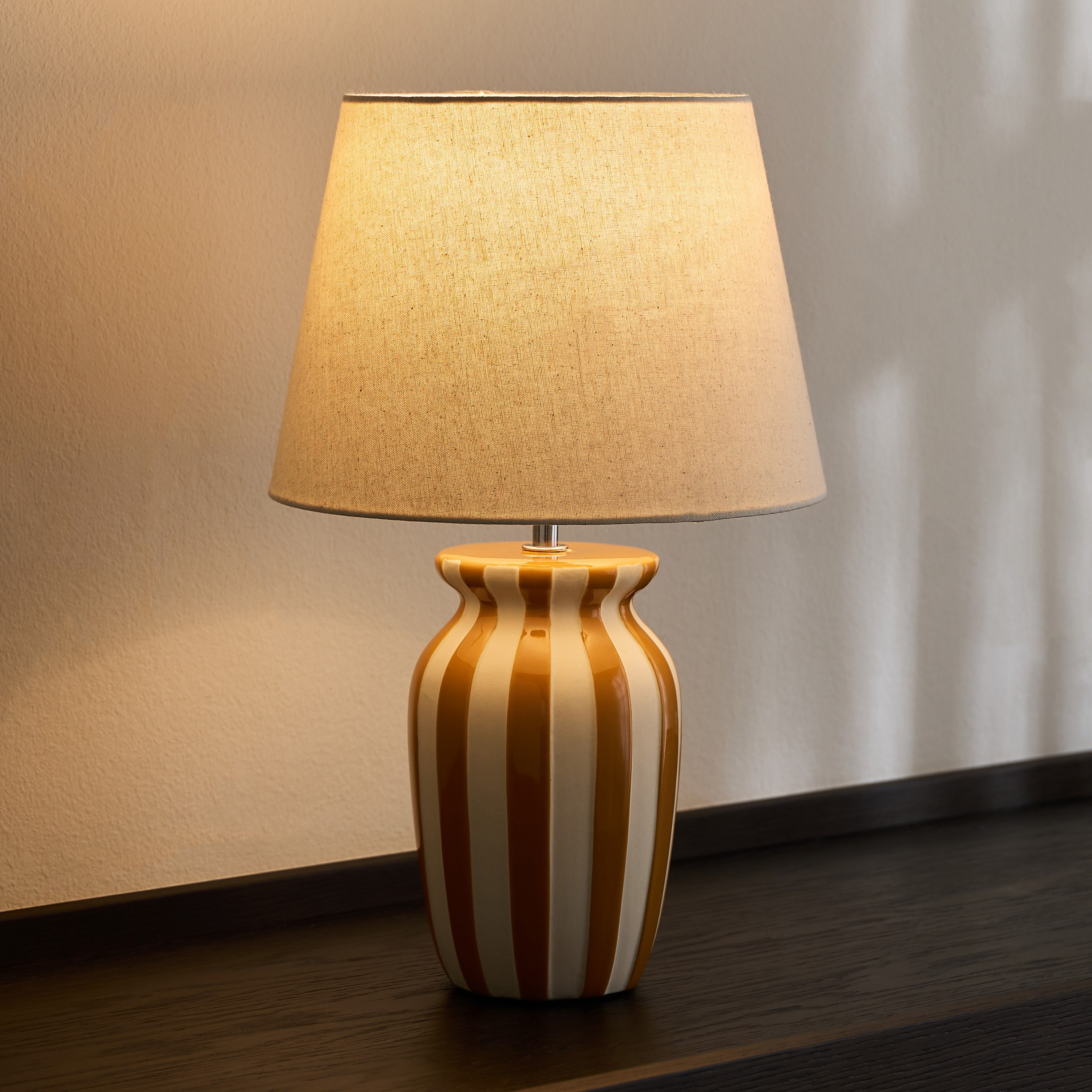 مصباح طاولة سيراميك - بوني - 44.5 سم-household-lighting-tableanddesklamps-image-2