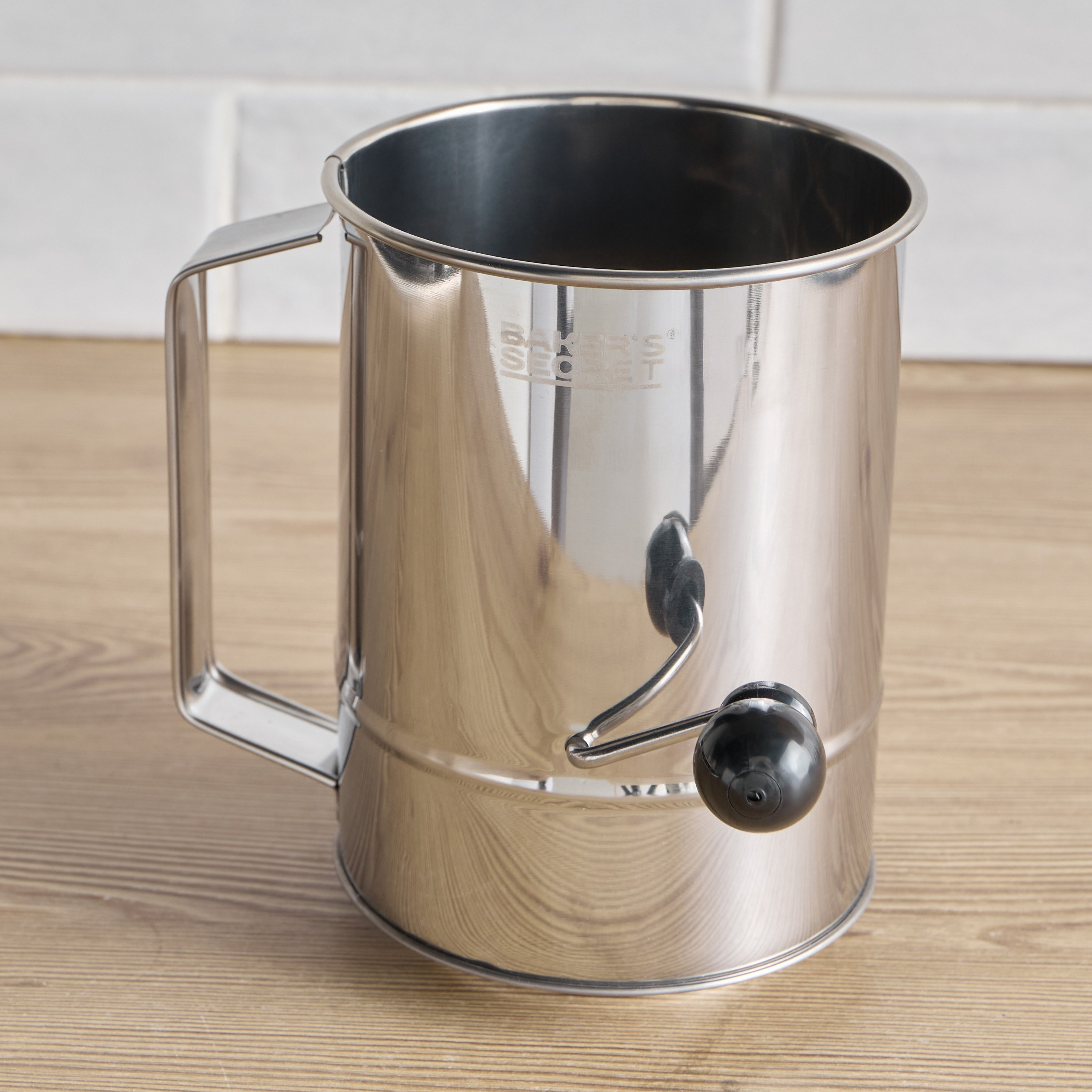 Baker's Secret Flour Sifter-household-kitchen-bakeware-bakingtoolsandaccessories-image-1