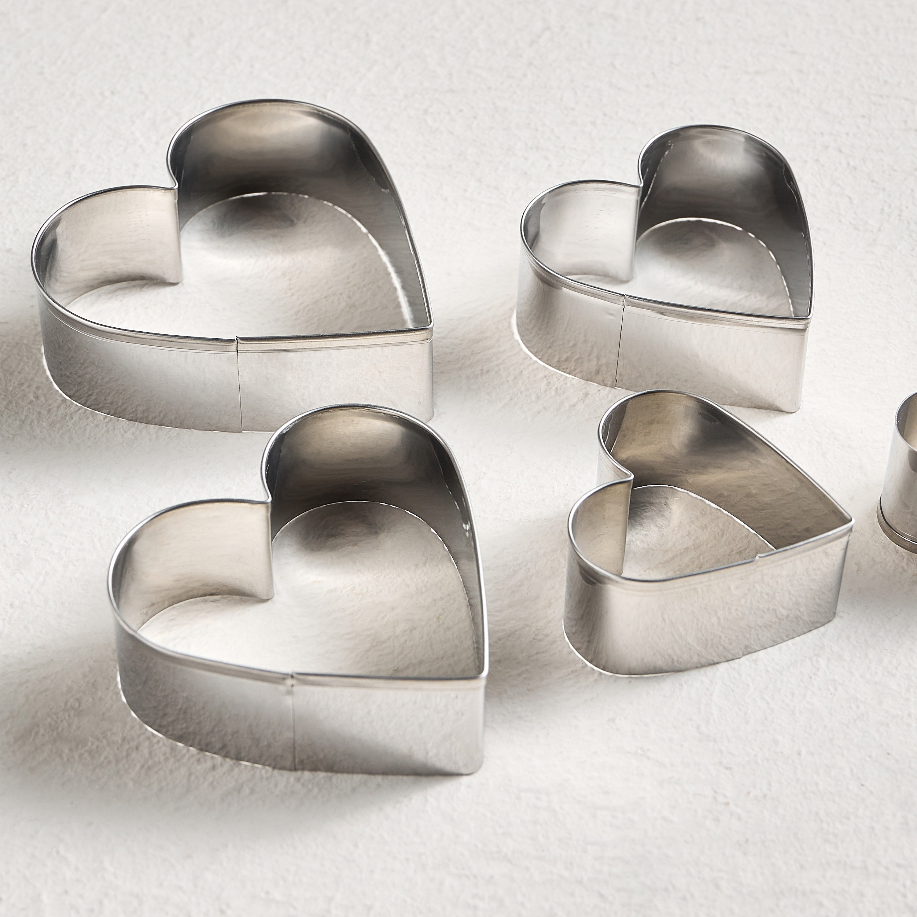 Baker's Secret 5-Piece Heart Shaped Cookie Cutter Set-household-kitchen-bakeware-bakingtoolsandaccessories-image-2