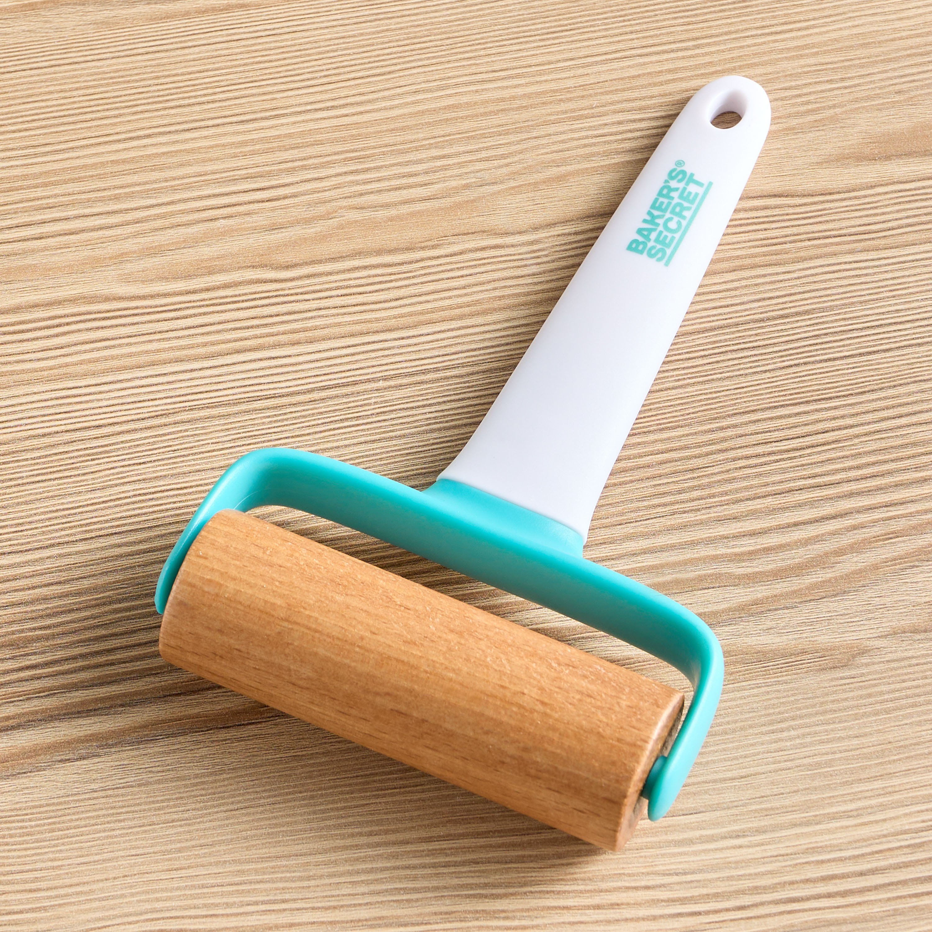 Baker's Secret Dough Roller - 20 cm-household-kitchen-kitchentoolsandutensils-cookingaccessories-image-1