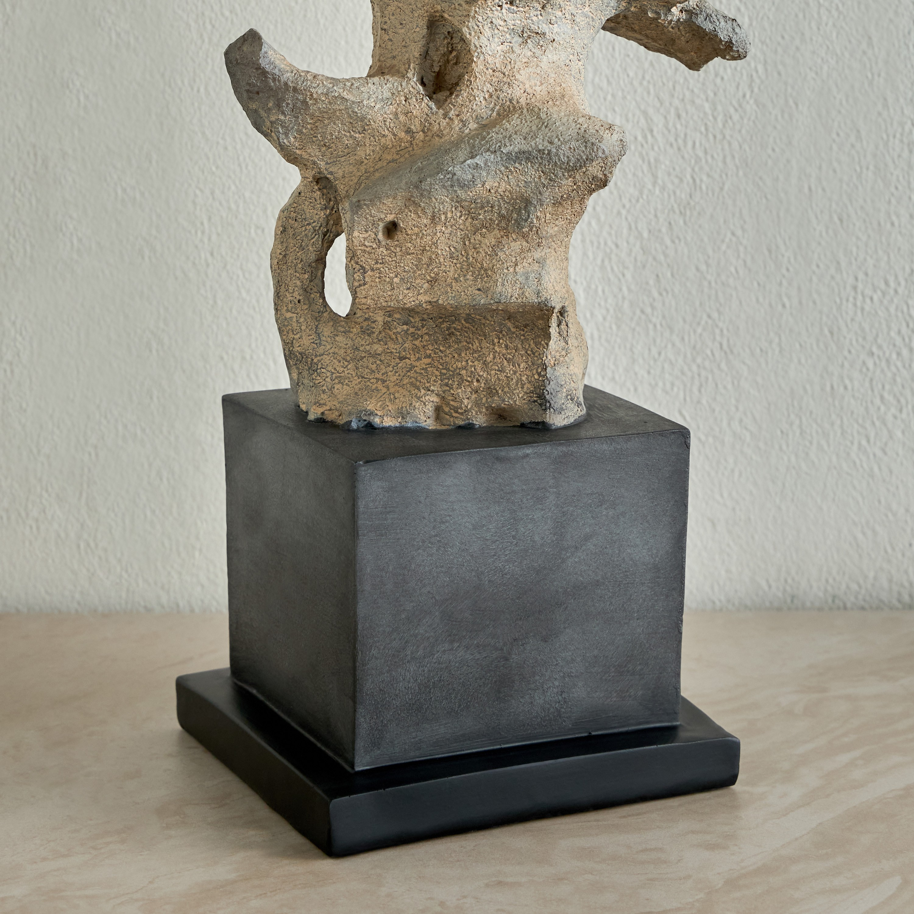 Dara Abstract Decorative Showpiece-household-decor-decorativeobjectsandsculptures-image-3