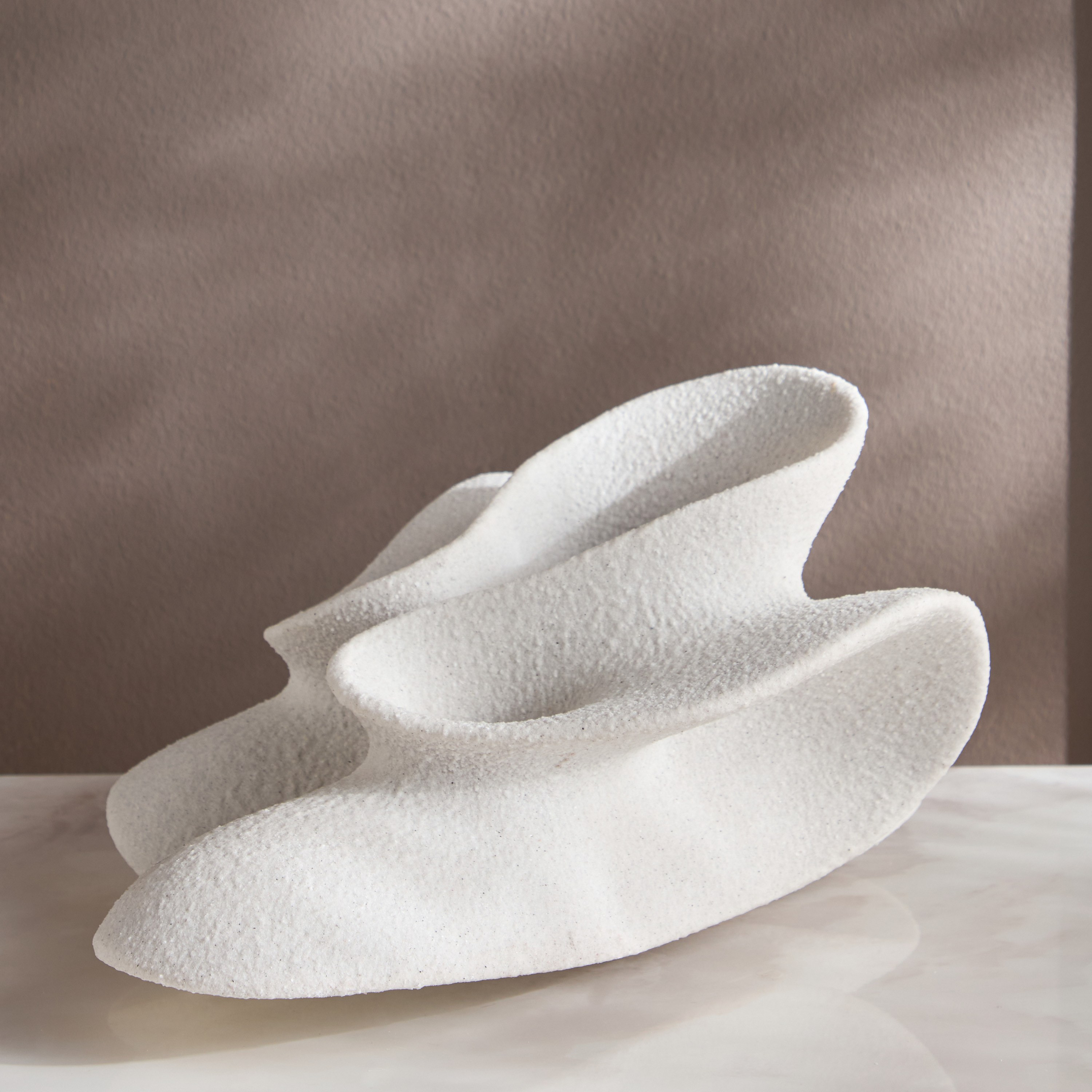 قطعة ديكور تجريدية - لوتس-household-decor-decorativeobjectsandsculptures-image-1