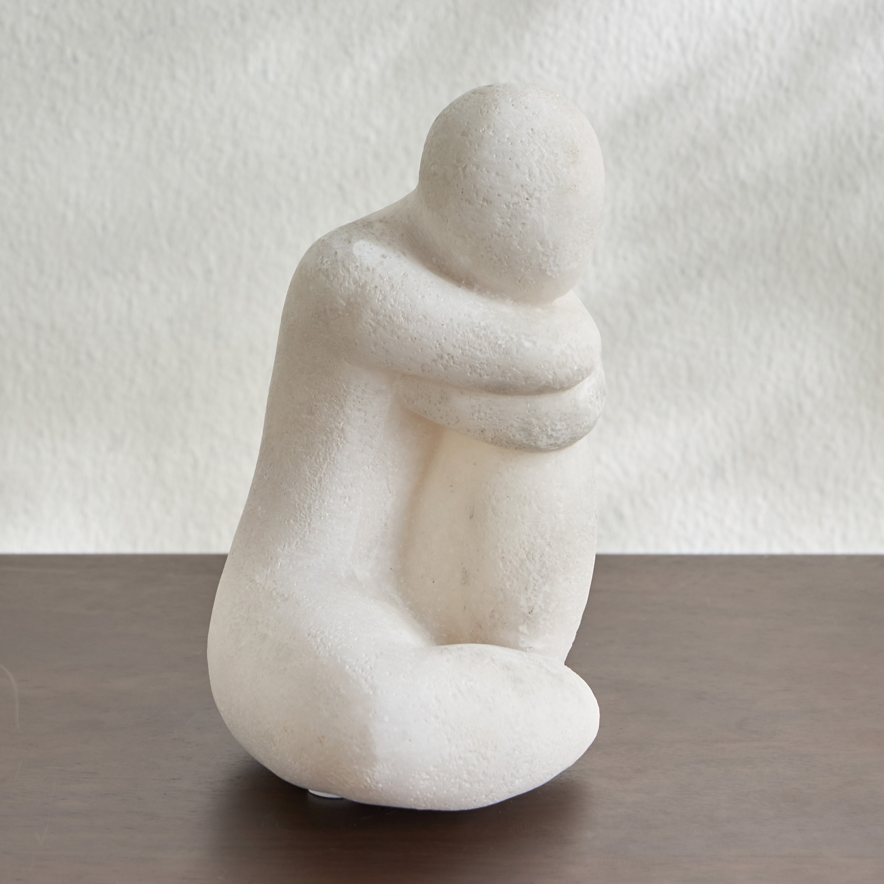 Gaul Sitting Resin Decorative Figurine - 17 cm-household-decor-decorativeobjectsandsculptures-image-1