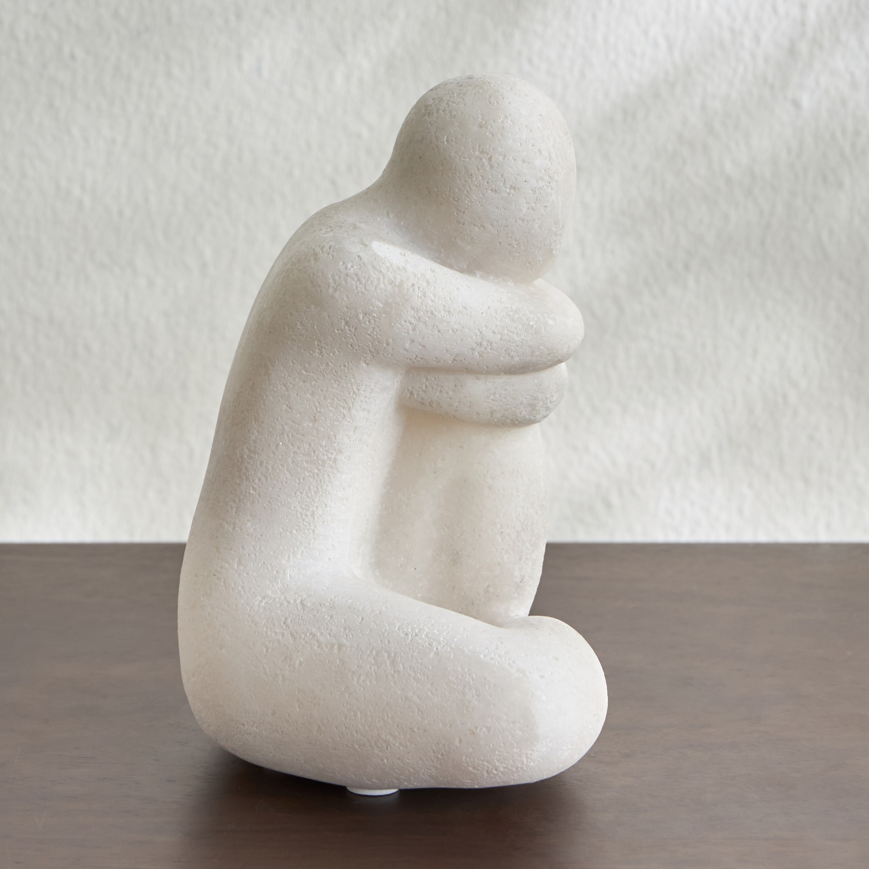 Gaul Sitting Resin Decorative Figurine - 17 cm-household-decor-decorativeobjectsandsculptures-image-2