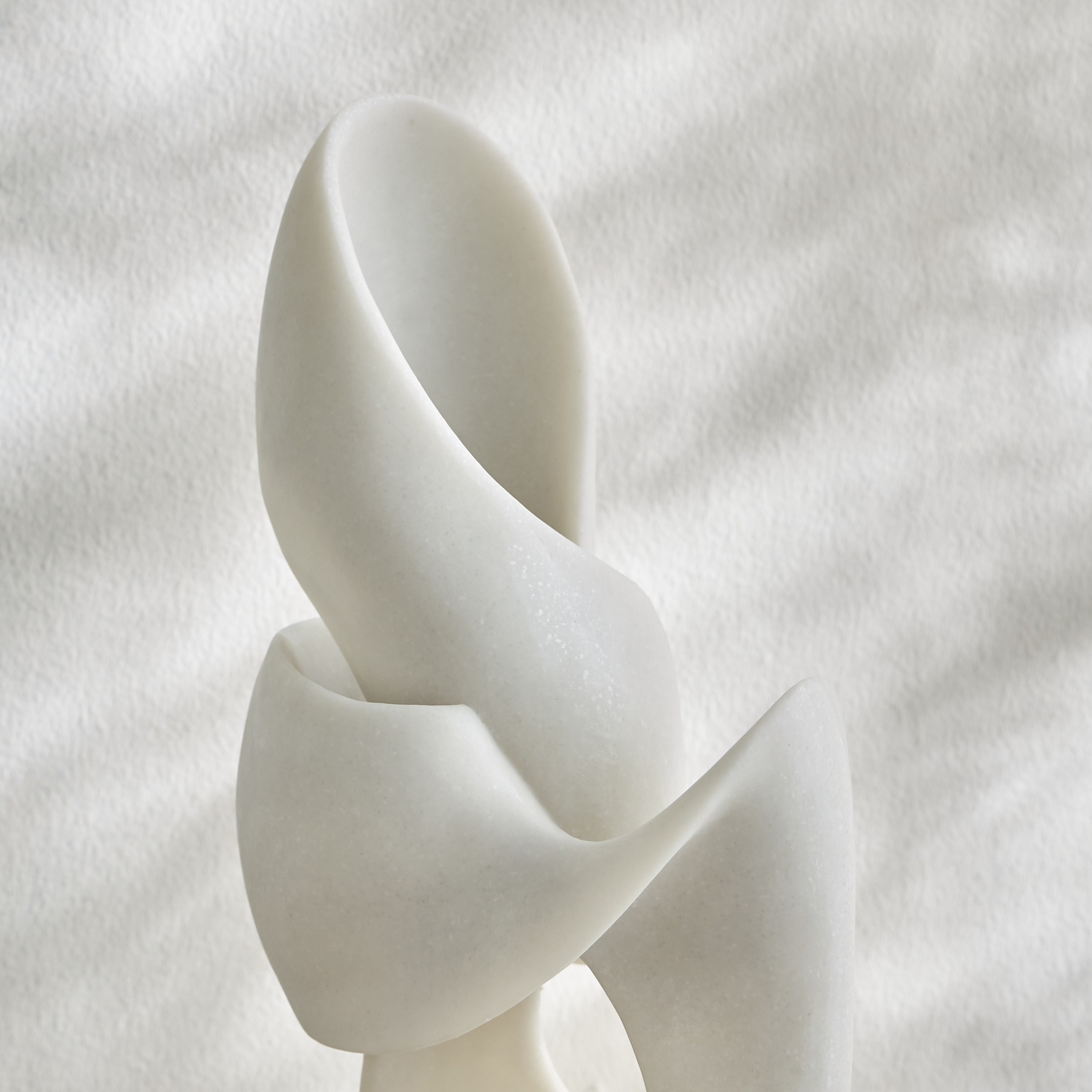 Echo Abstract Resin Decorative Accent - 49 cm-household-decor-decorativeobjectsandsculptures-image-2