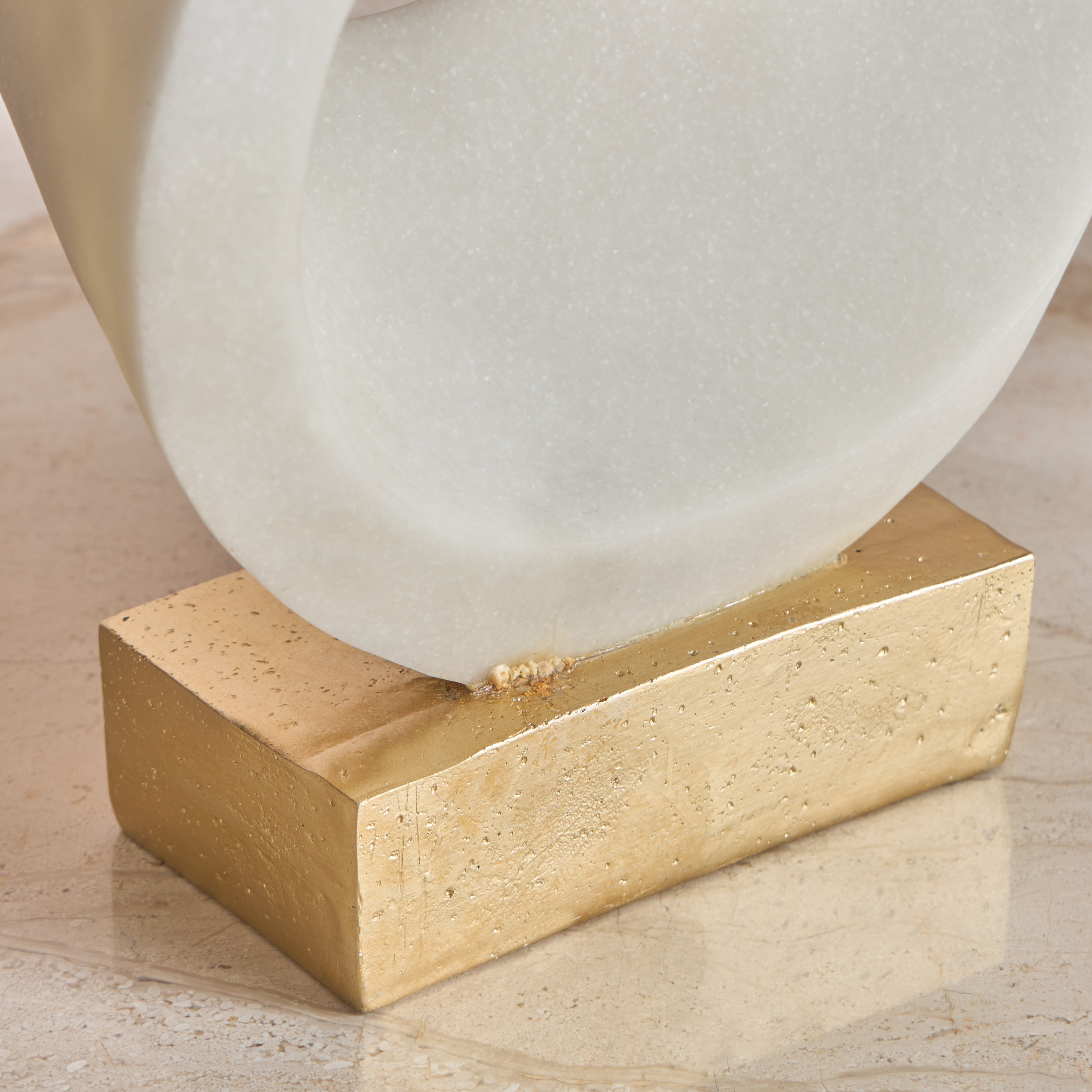 Raqiya Abstract Decor Resin-household-decor-decorativeobjectsandsculptures-image-3
