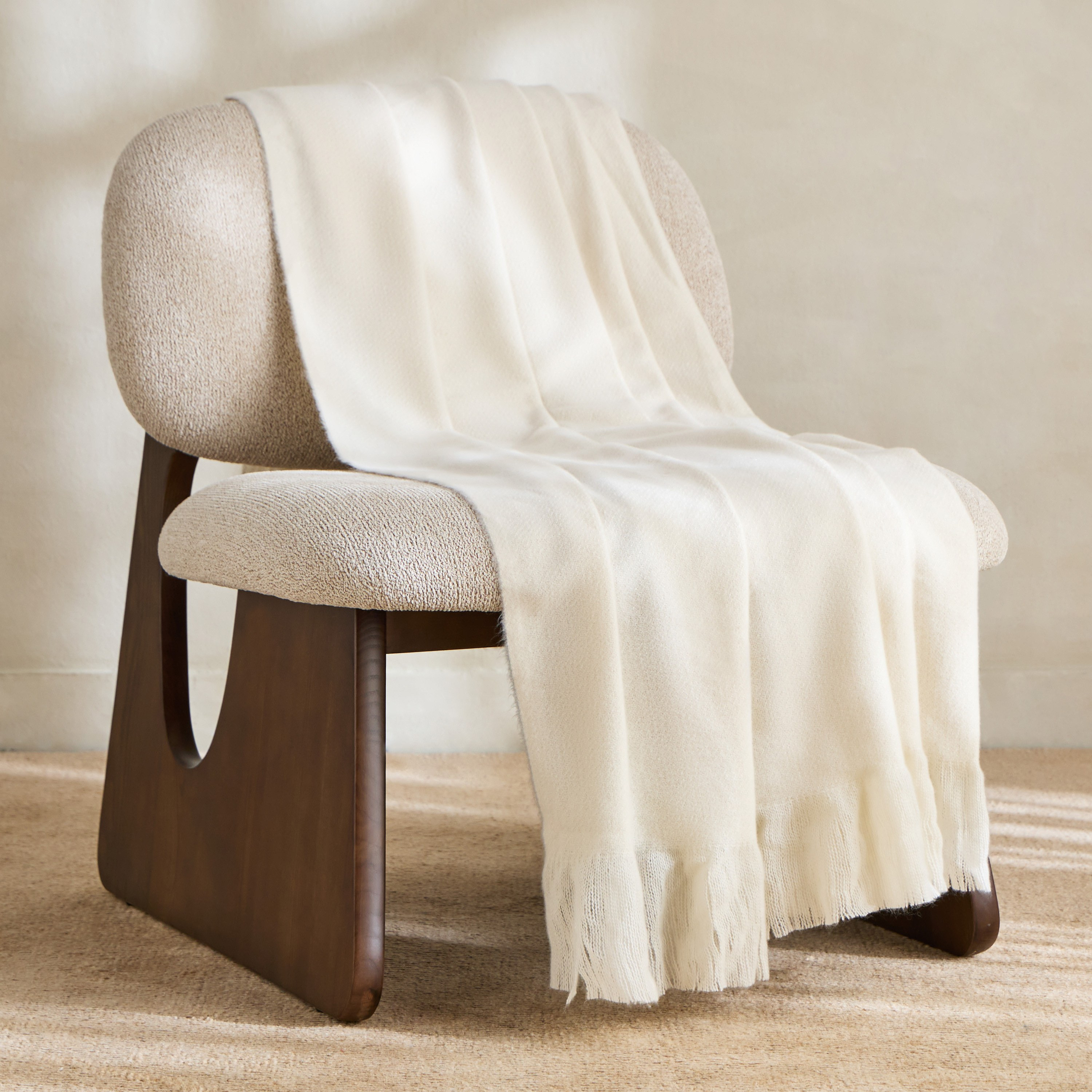 Dia Soft Throw - 127x152 cm-household-cushionsandthrows-throwsandblankets-throws-image-1