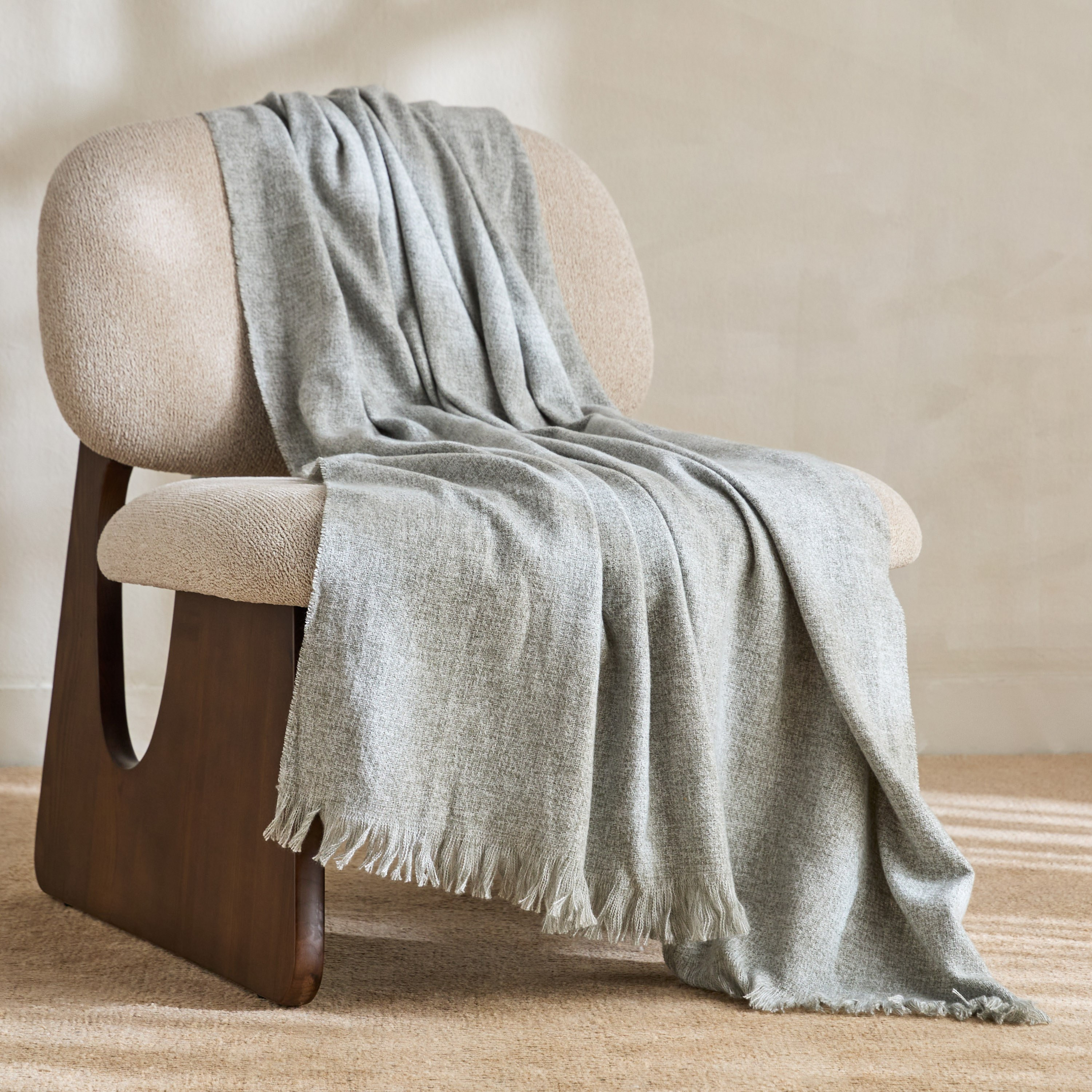 Dia Soft Throw - 127x152 cm-household-cushionsandthrows-throwsandblankets-throws-image-1