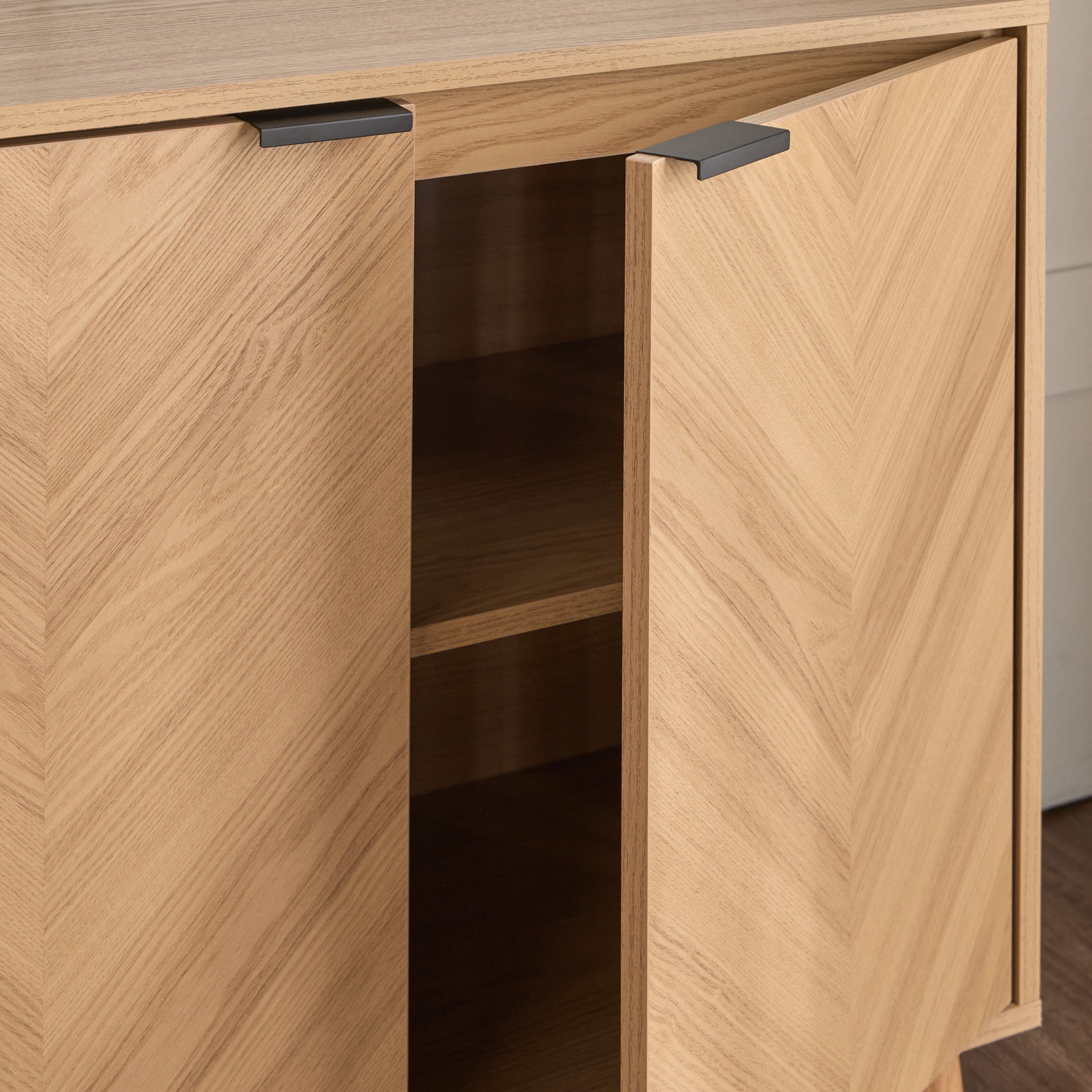 وحدة تخزين - شيفي-furniture-livingroom-storageanddisplaycabinets-image-5