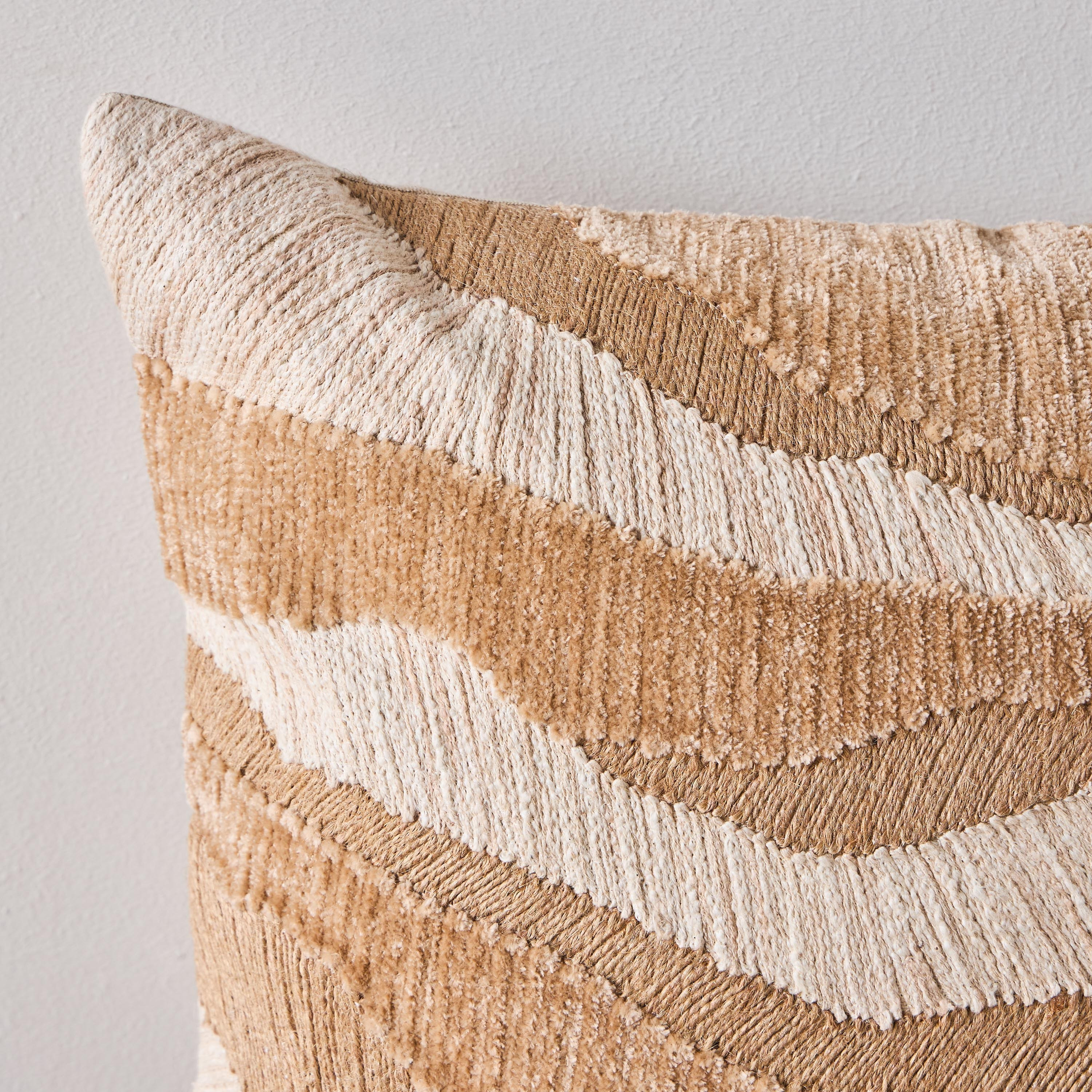 غطاء وسادة مطرز - أنمات - 50x50 سم-household-cushionsandthrows-cushioncovers-image-2